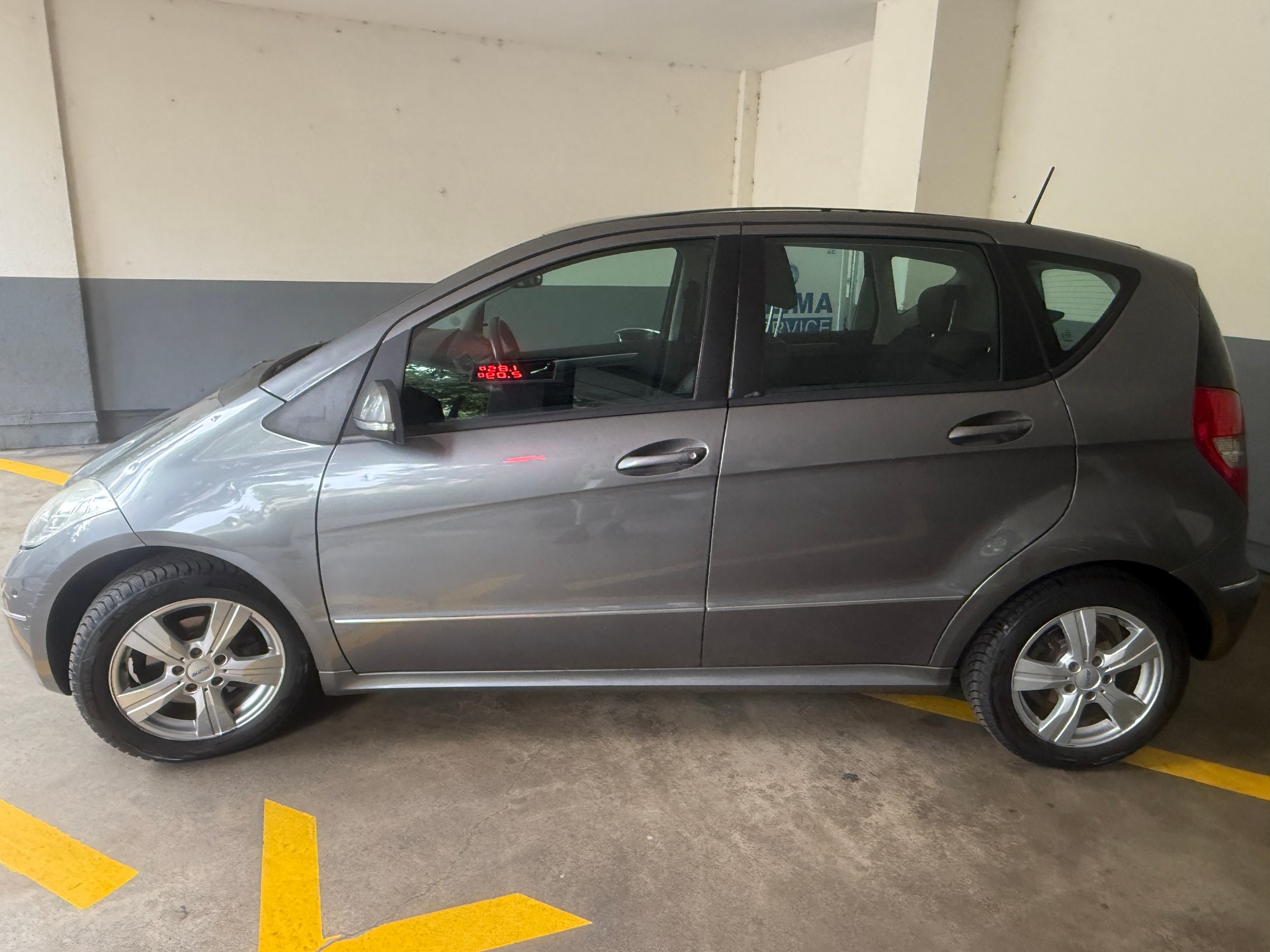 MERCEDES-BENZ A 180 Style Autotronic-image-2