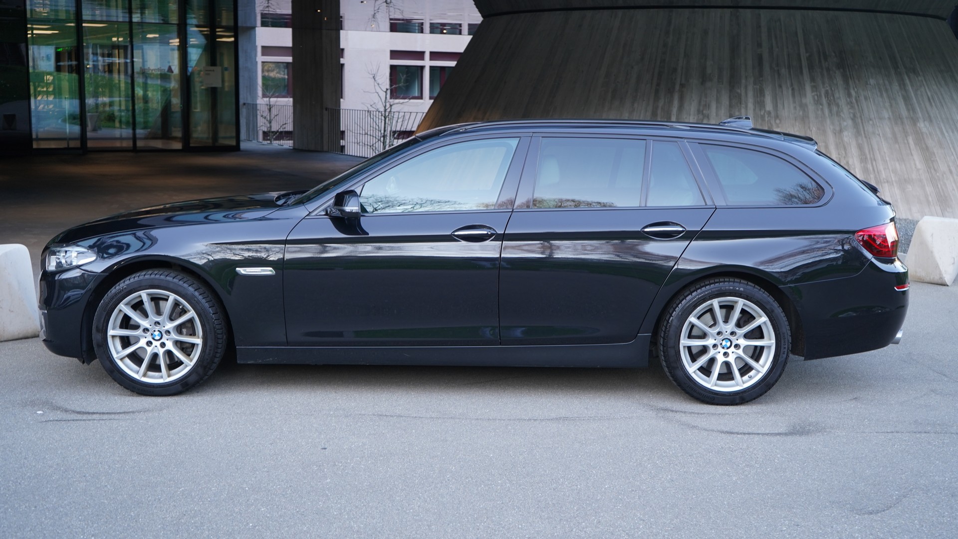 BMW 535d Touring xDrive Steptronic-image-5