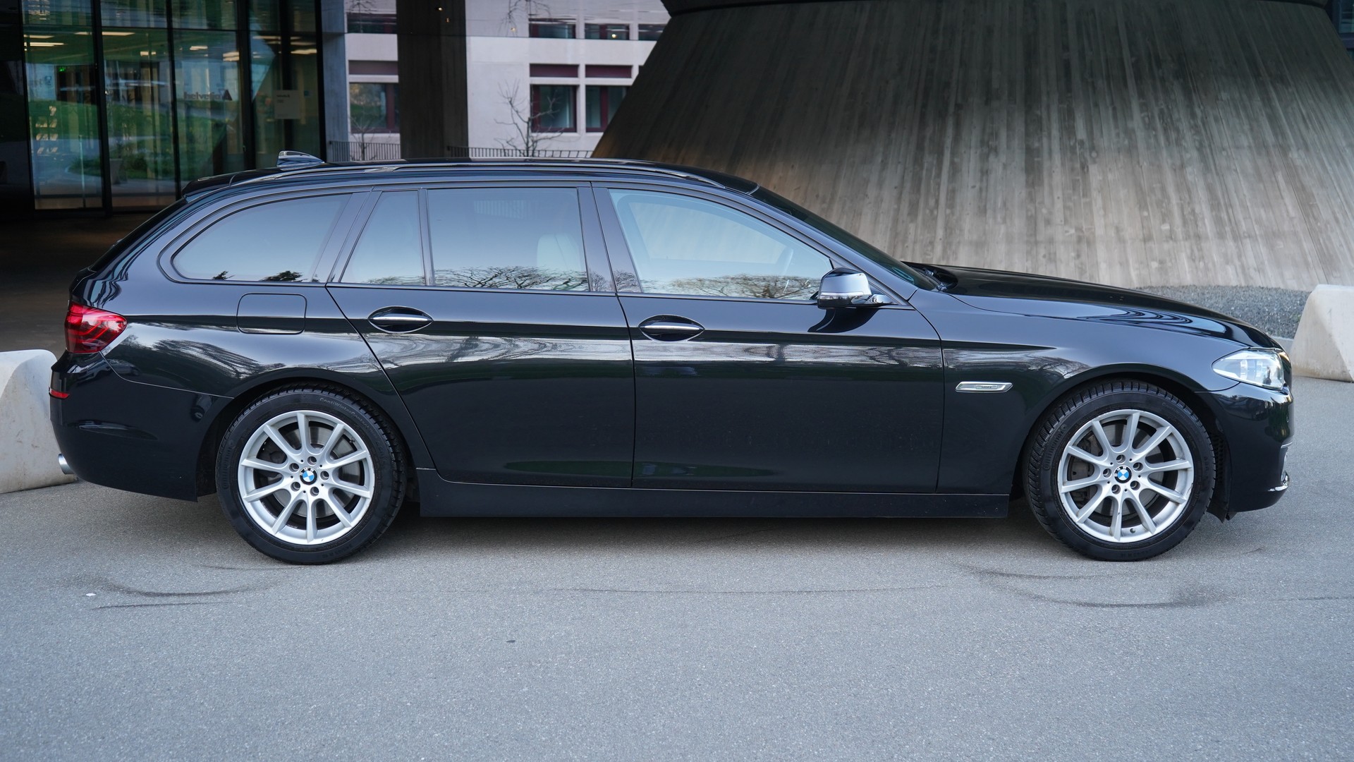 BMW 535d Touring xDrive Steptronic-image-1