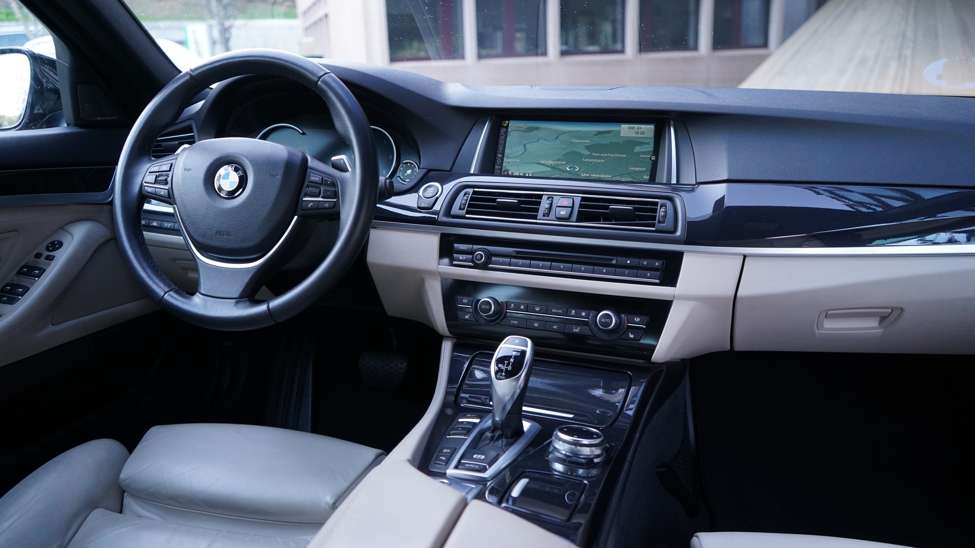 BMW 535d Touring xDrive Steptronic-image-11