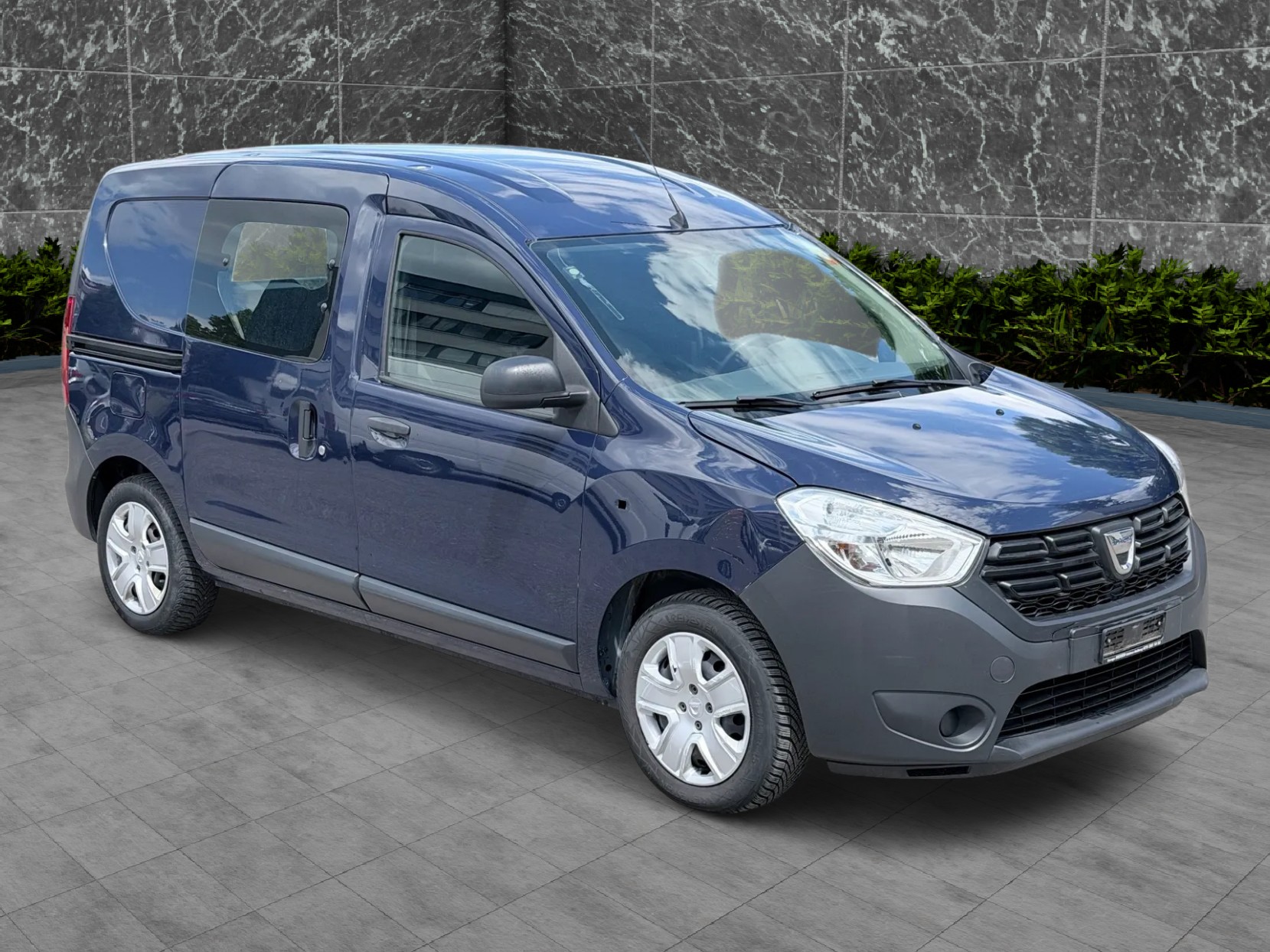 DACIA Dokker Van TCe 115 S&S Essential Verblecht-image-1