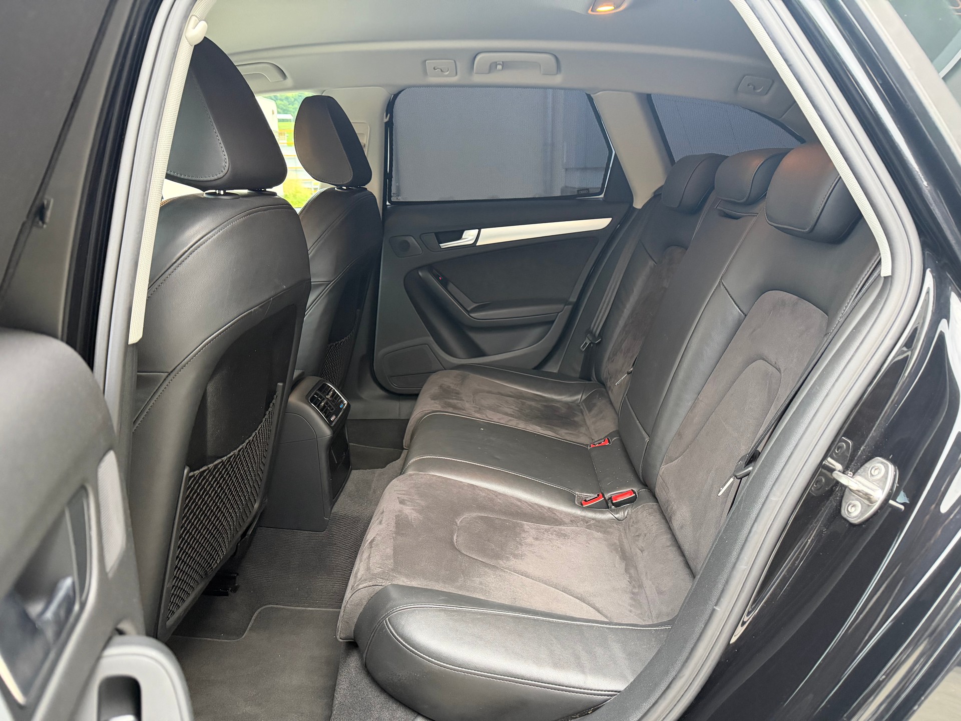 AUDI A4 Avant 2.0 TFSI Style quattro S-tronic-image-10