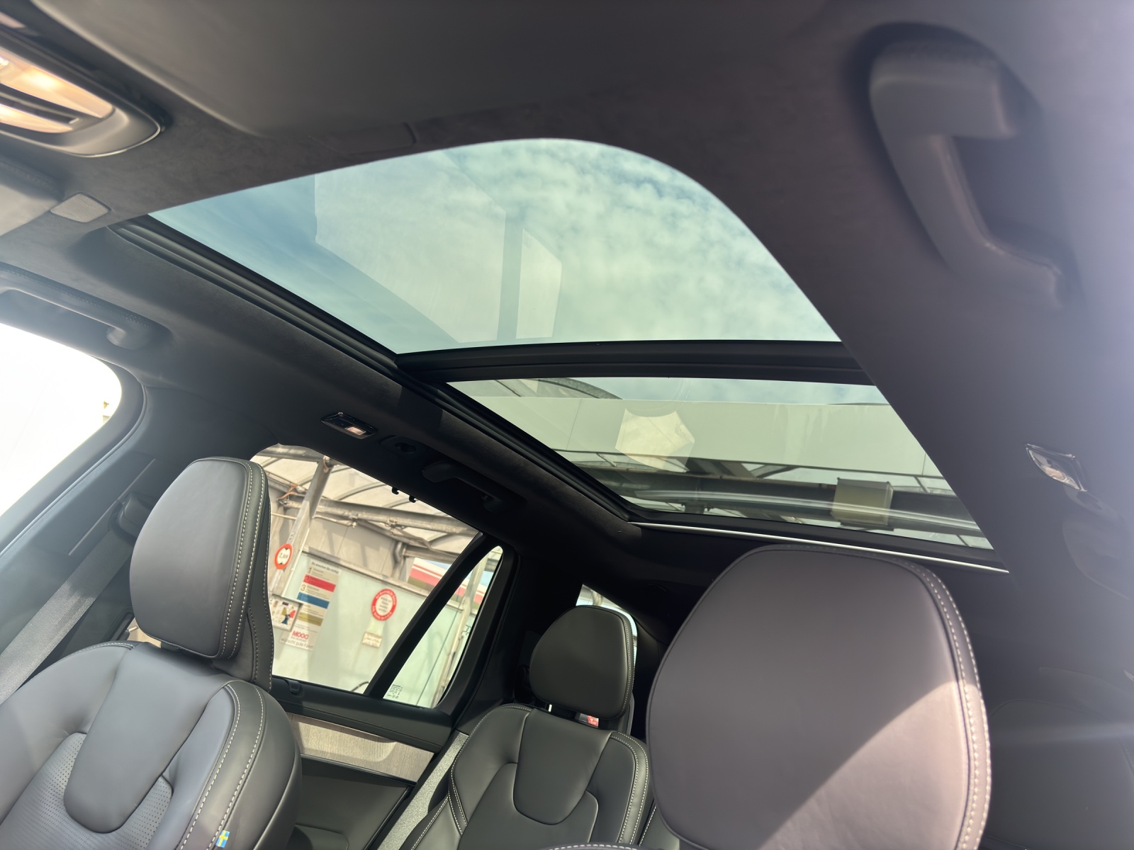 VOLVO XC90 2.0 T8 TE Ultra Dark eAWD-image-16