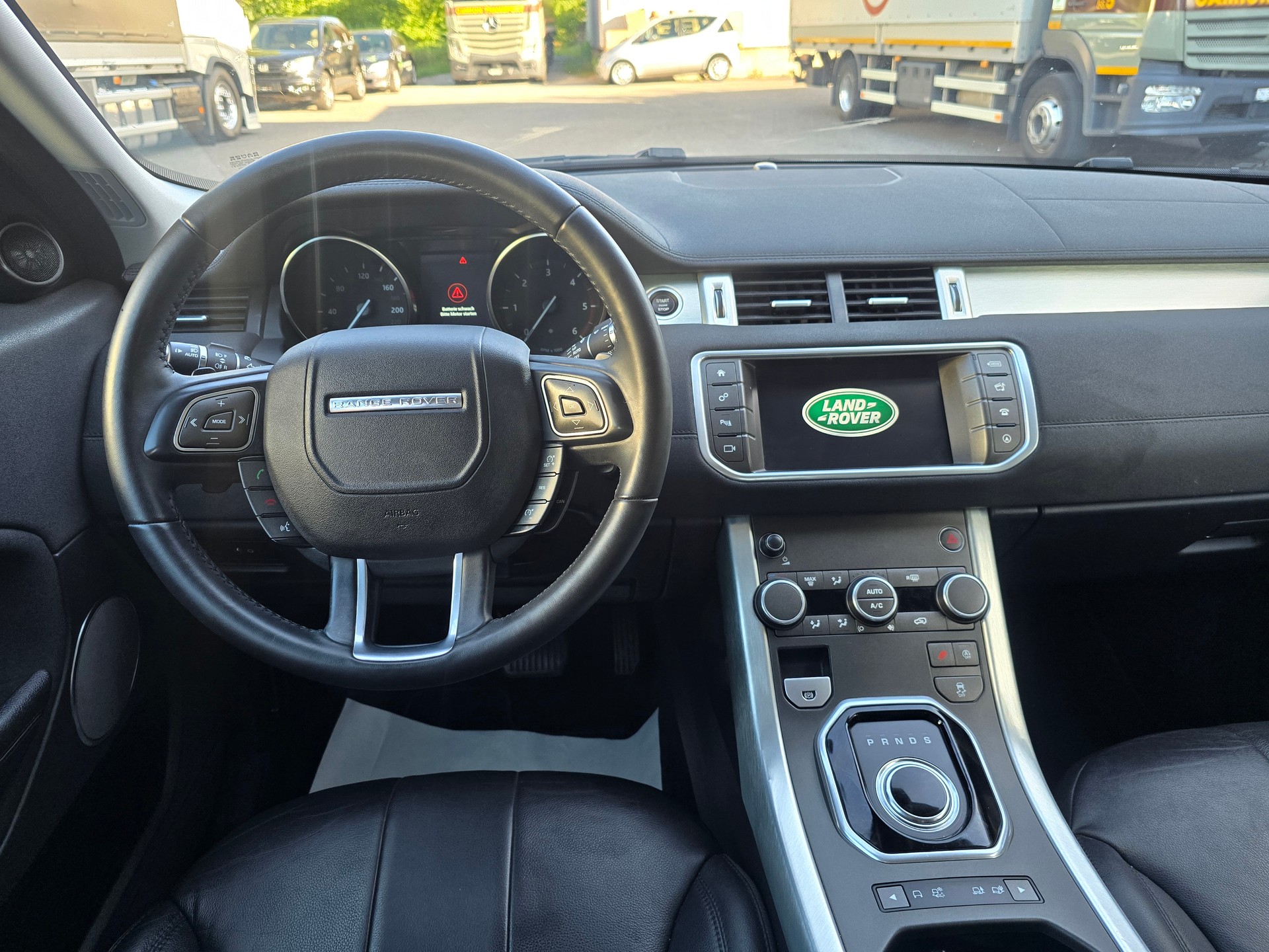 LAND ROVER Range Rover Evoque 2.0 TD4 SE Dynamic AT9-image-18
