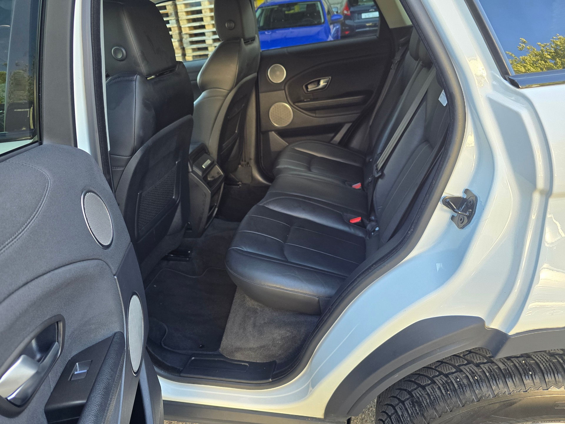 LAND ROVER Range Rover Evoque 2.0 TD4 SE Dynamic AT9-image-17