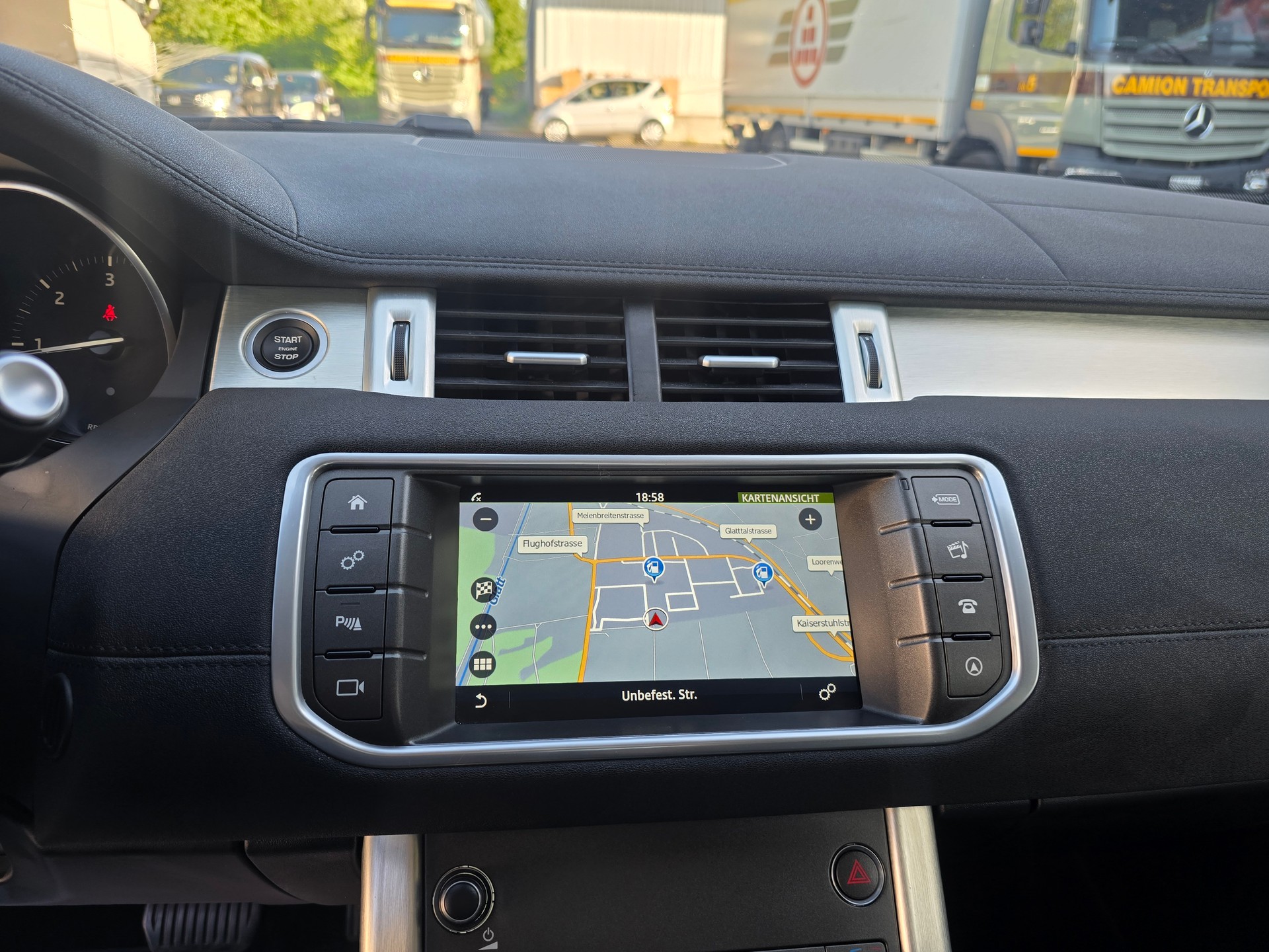 LAND ROVER Range Rover Evoque 2.0 TD4 SE Dynamic AT9-image-25