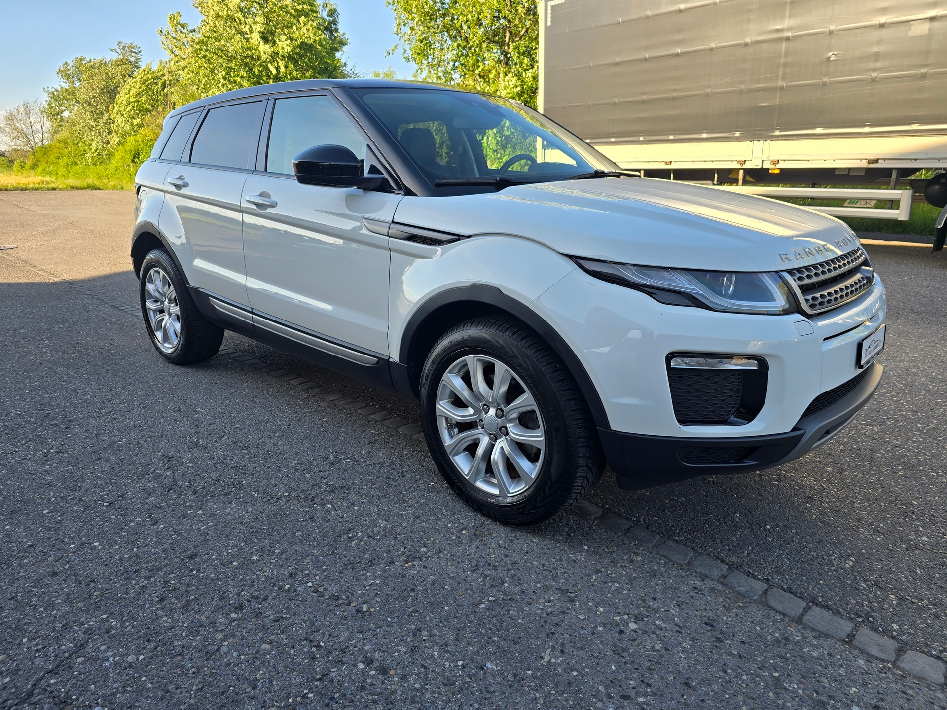 LAND ROVER Range Rover Evoque 2.0 TD4 SE Dynamic AT9-showroom-element-1