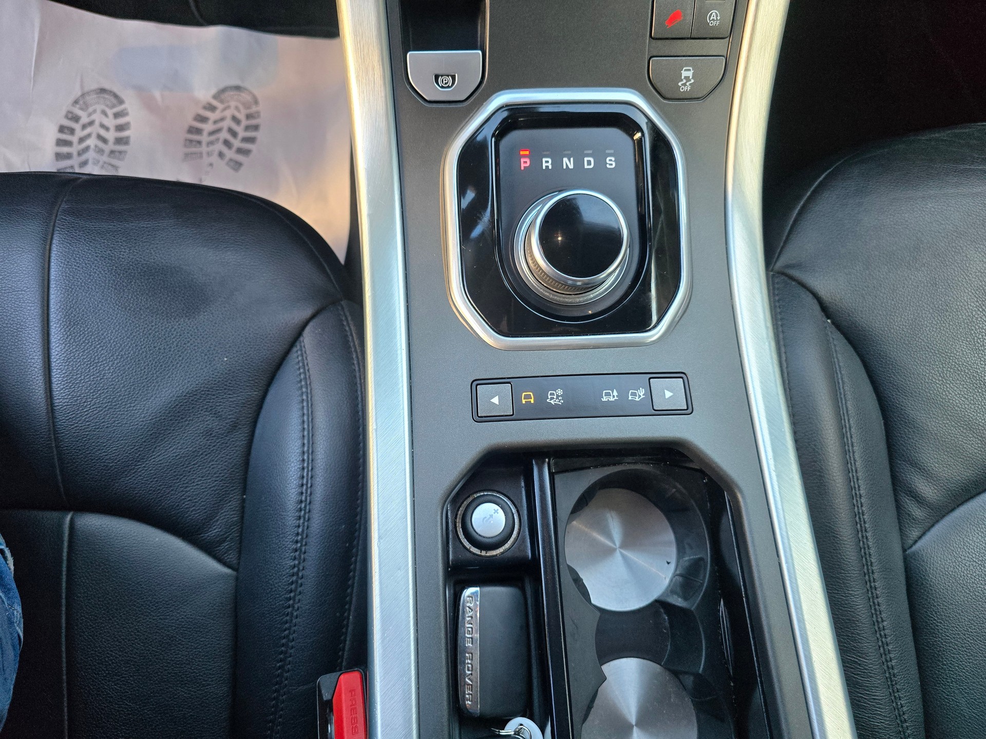 LAND ROVER Range Rover Evoque 2.0 TD4 SE Dynamic AT9-image-22