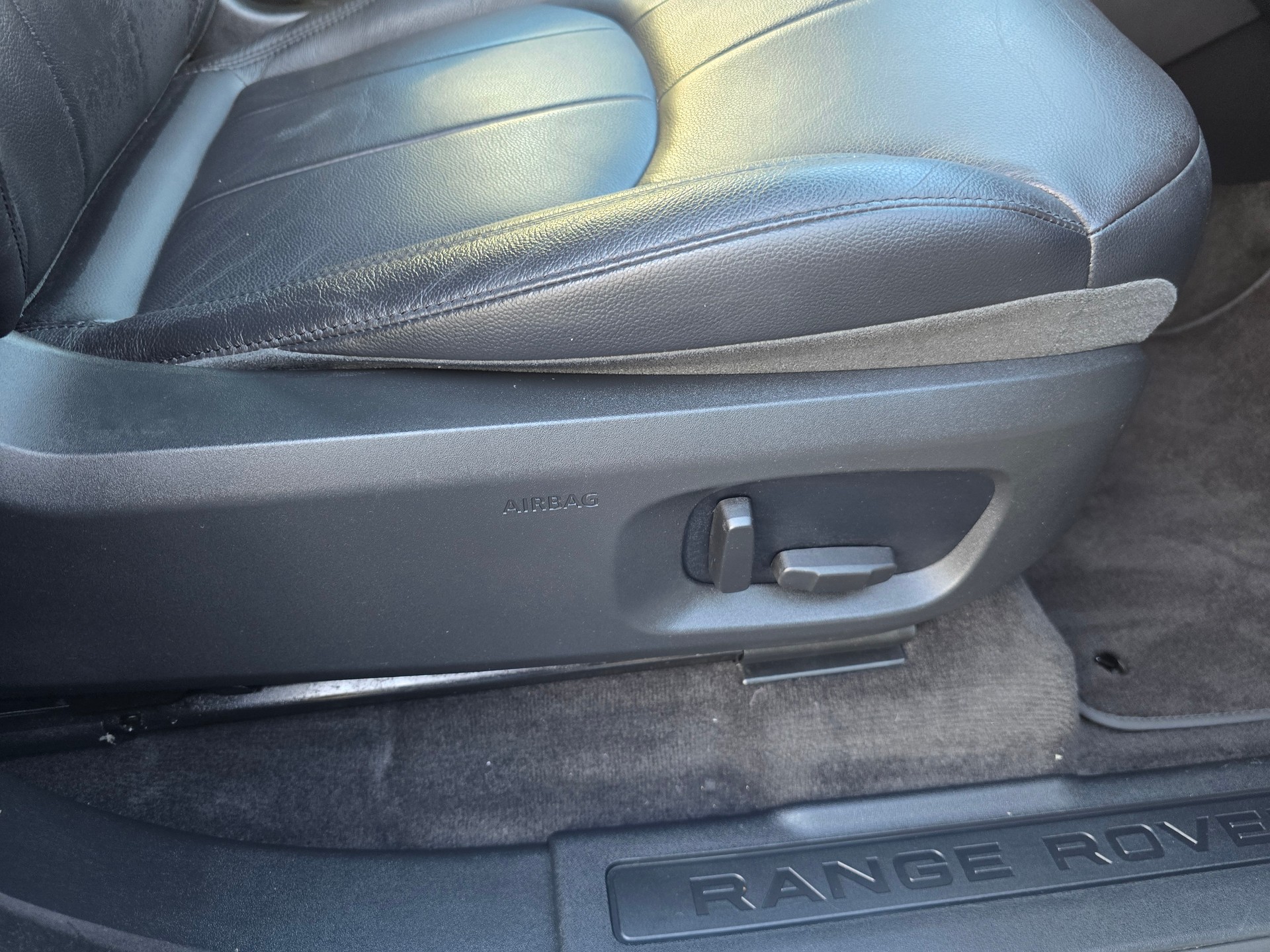 LAND ROVER Range Rover Evoque 2.0 TD4 SE Dynamic AT9-image-11