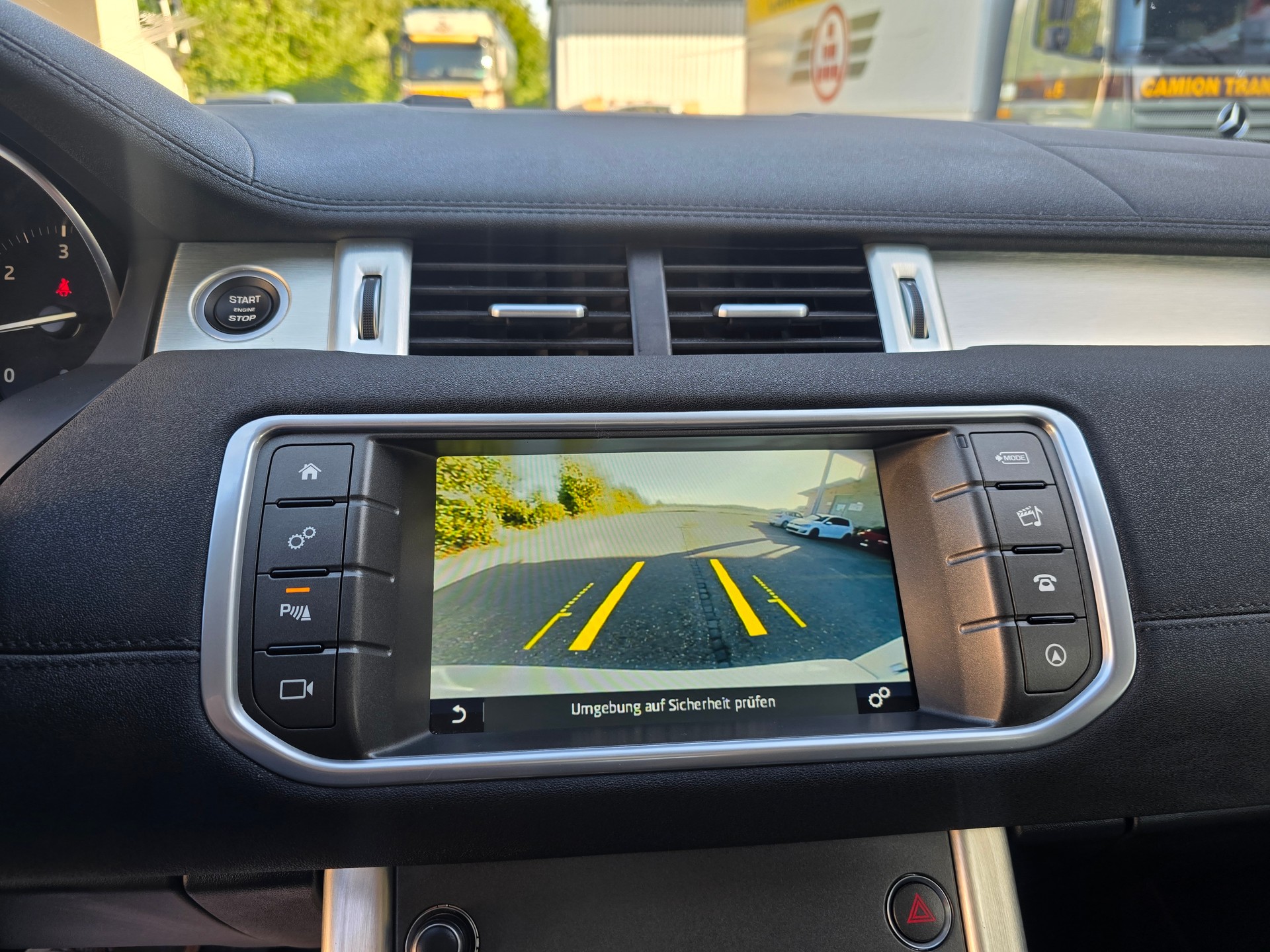 LAND ROVER Range Rover Evoque 2.0 TD4 SE Dynamic AT9-image-26