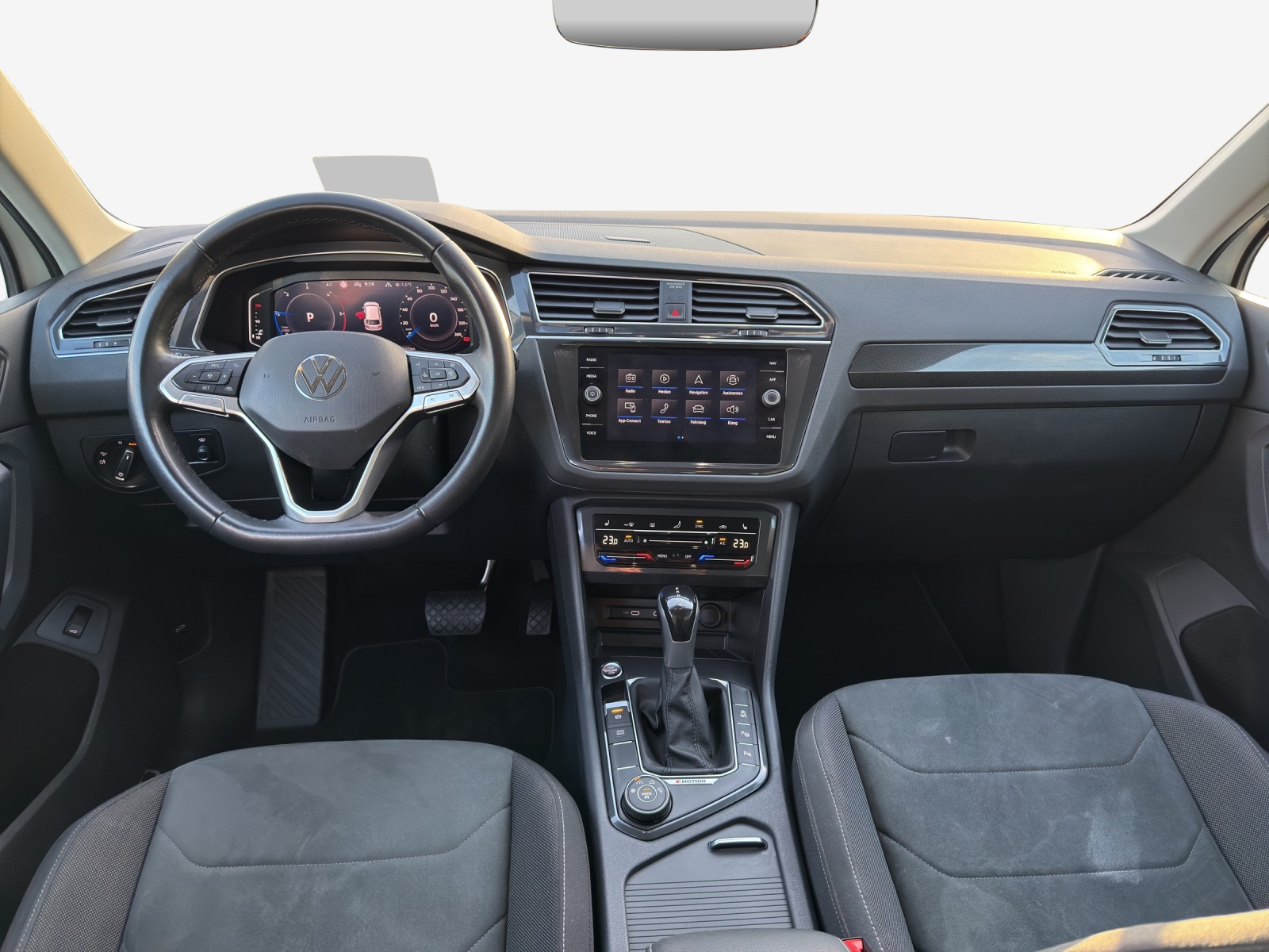 VW Tiguan 2.0 TDI SCR Elegance 4Motion DSG-image-8