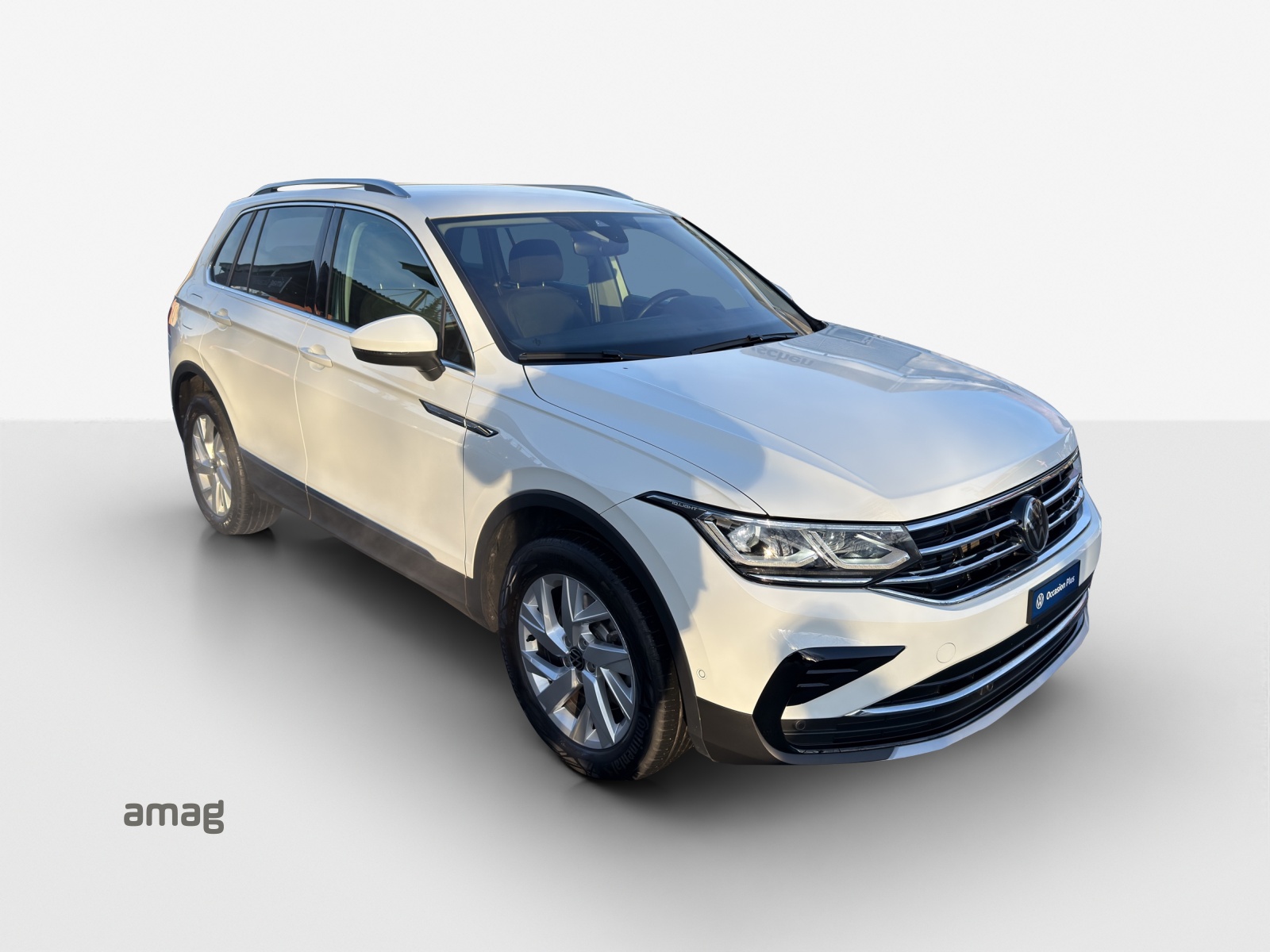 VW Tiguan 2.0 TDI SCR Elegance 4Motion DSG-image-5