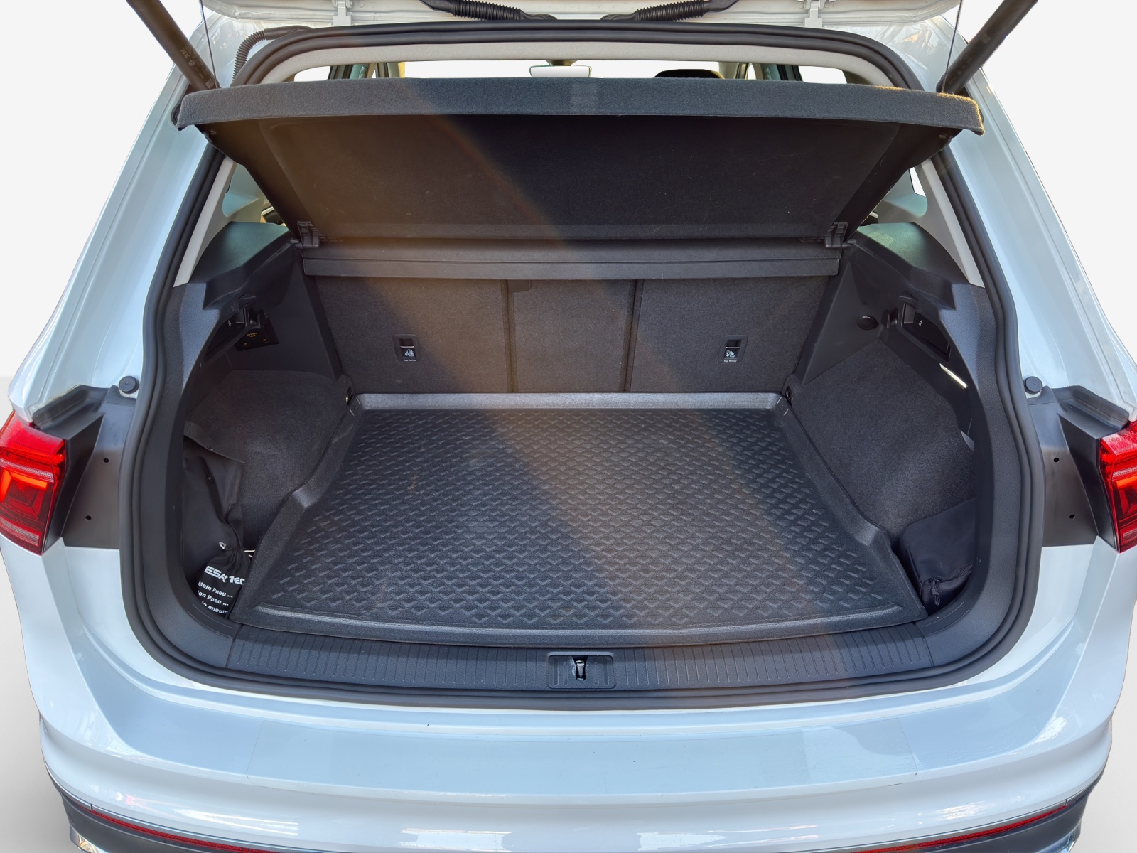 VW Tiguan 2.0 TDI SCR Elegance 4Motion DSG-image-12