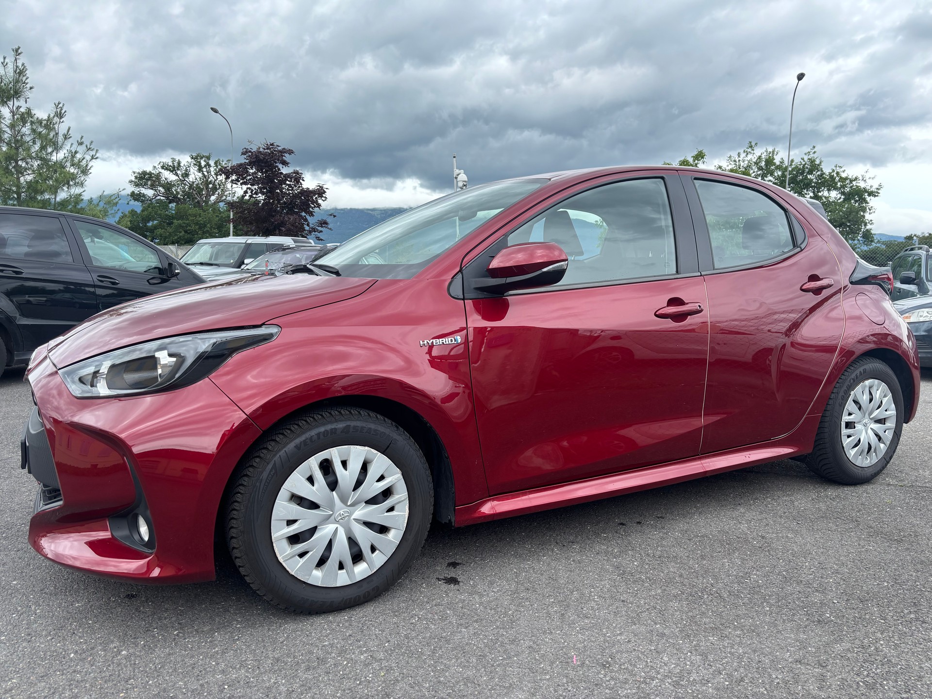 TOYOTA Yaris 1.5 Comfort e-CVT-image-1