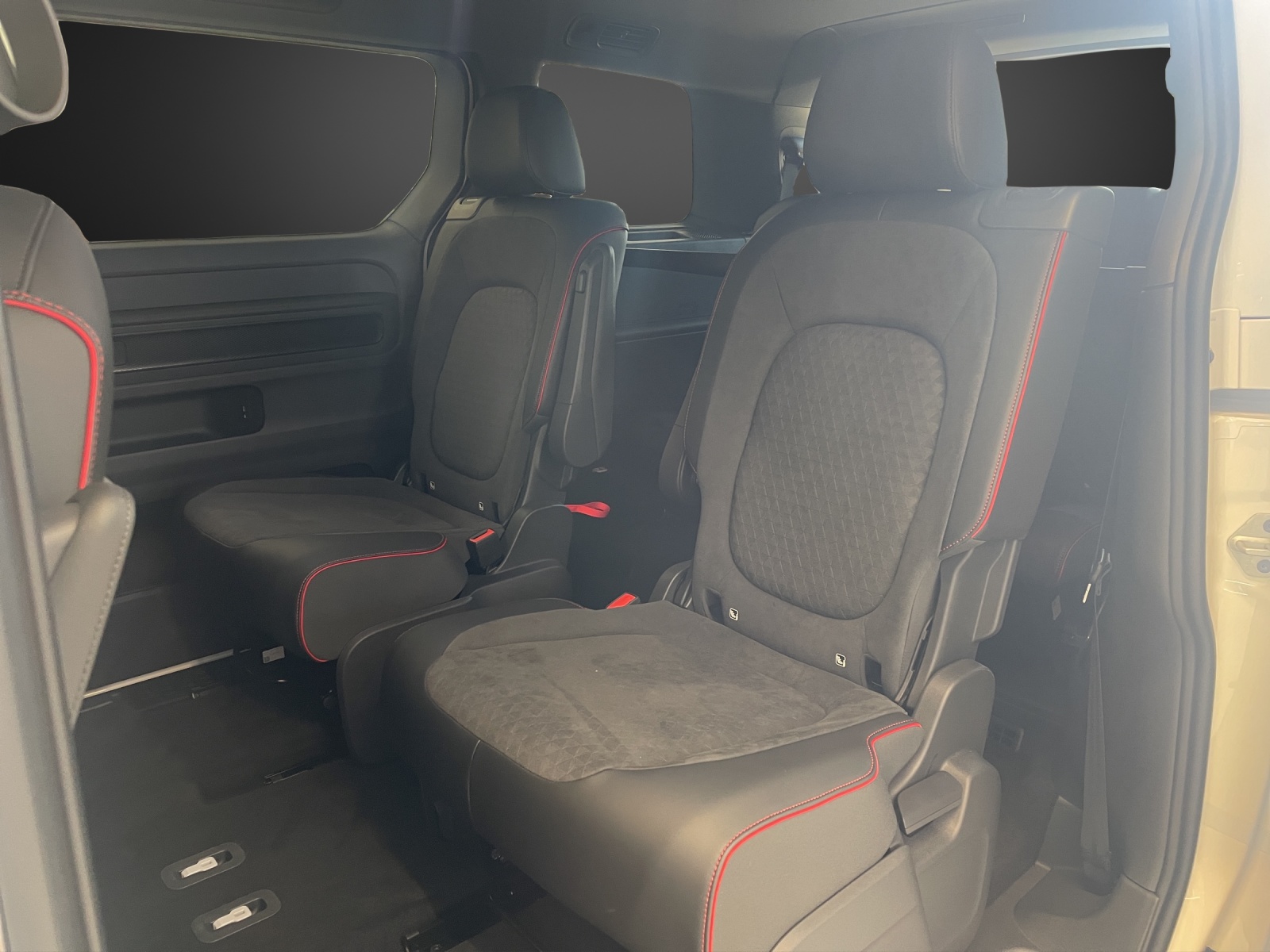 VW ID.Buzz LWB GTX 4 Motion-image-8