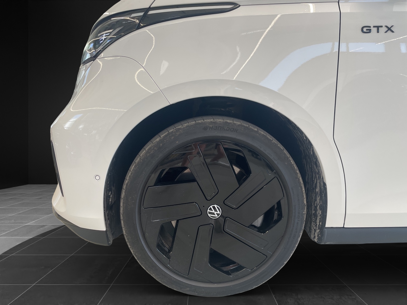 VW ID.Buzz LWB GTX 4 Motion-image-13