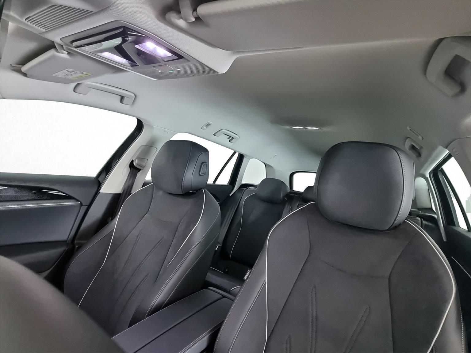 VW Passat Variant 1.5 TSI evo2 Plug-In- Hybrid Busine-image-12