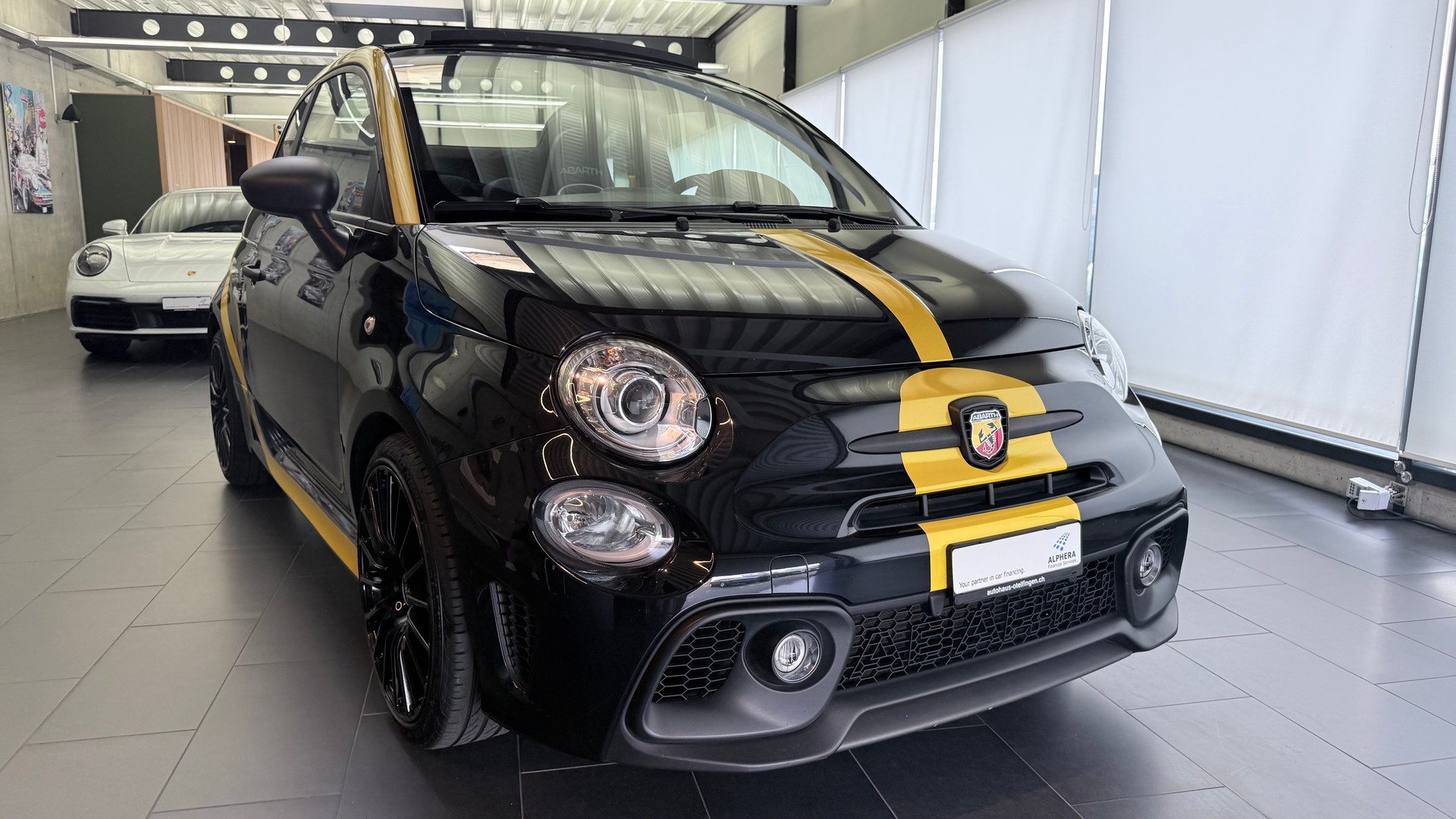 FIAT 595 C Abarth 1.4 T-Jet 180 Competizione-image-2