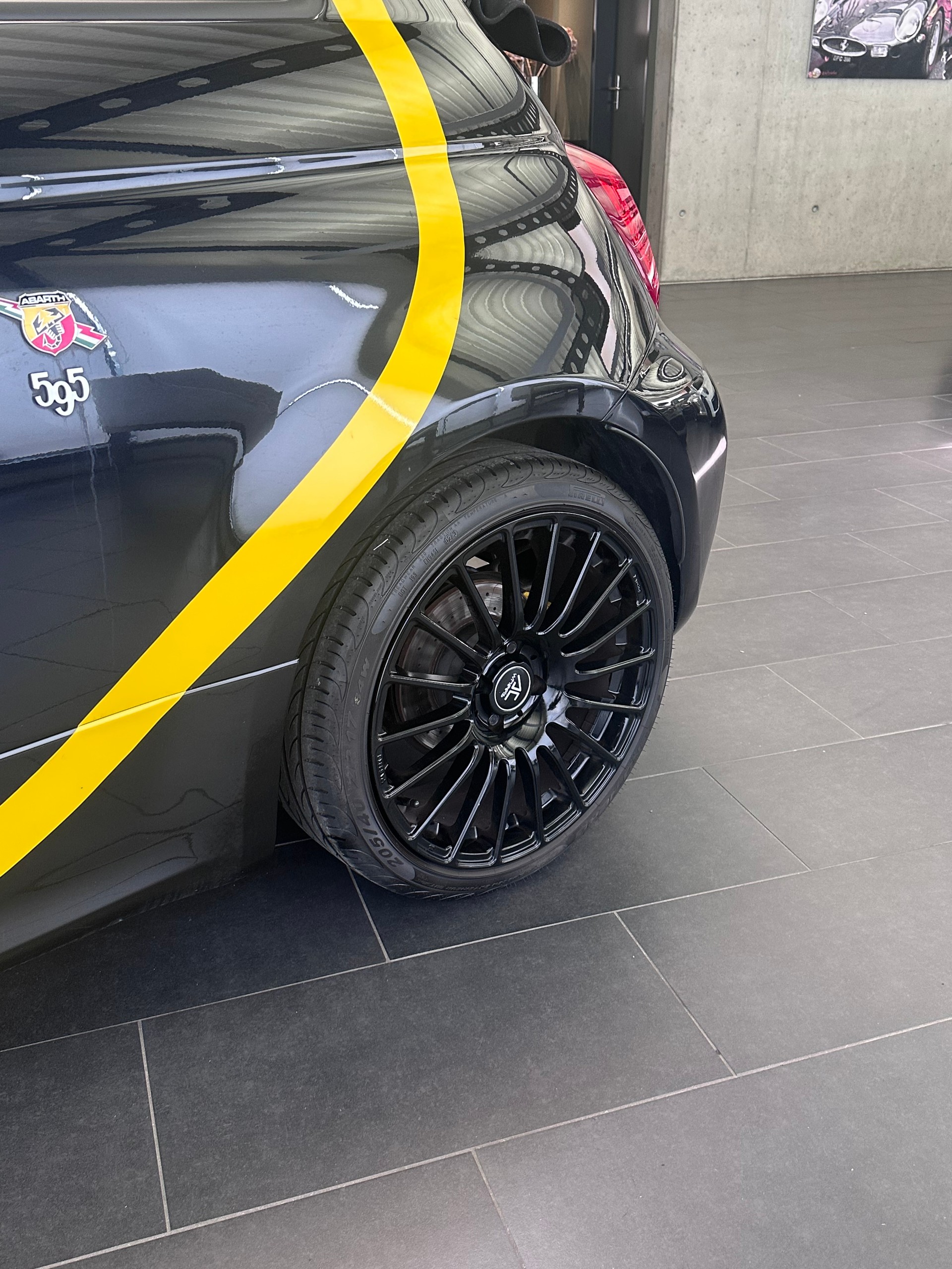 FIAT 595 C Abarth 1.4 T-Jet 180 Competizione-image-12