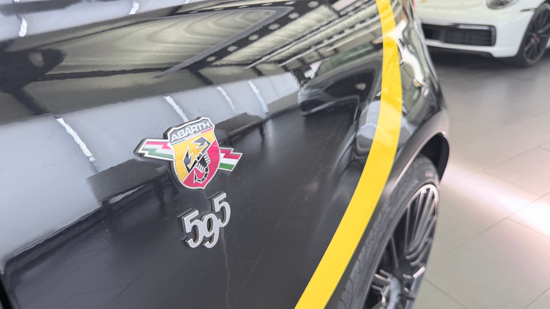 FIAT 595 C Abarth 1.4 T-Jet 180 Competizione-image-8