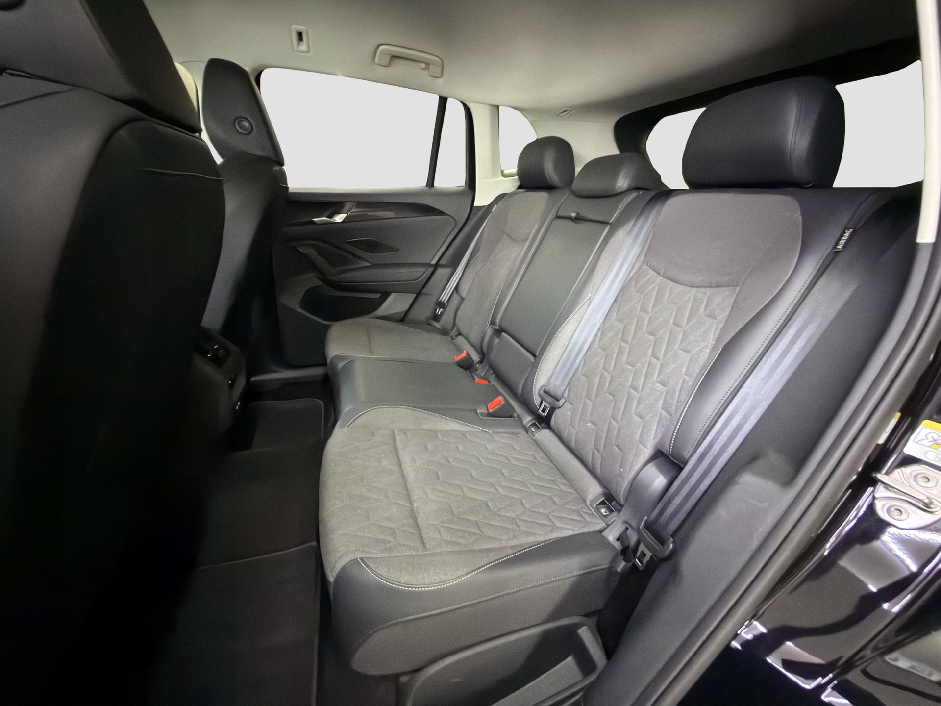 VW Tiguan 2.0 TDI SCR Life DSG-image-12