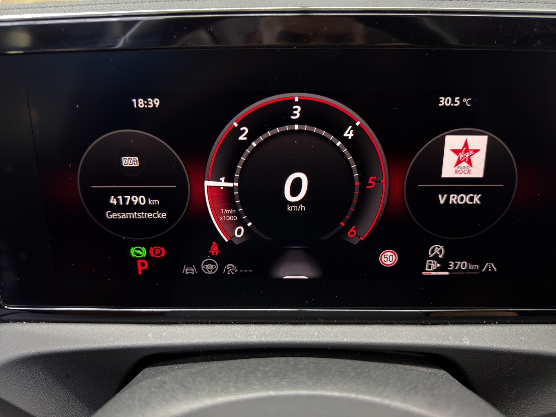 VW Tiguan 2.0 TDI SCR Life DSG-image-10