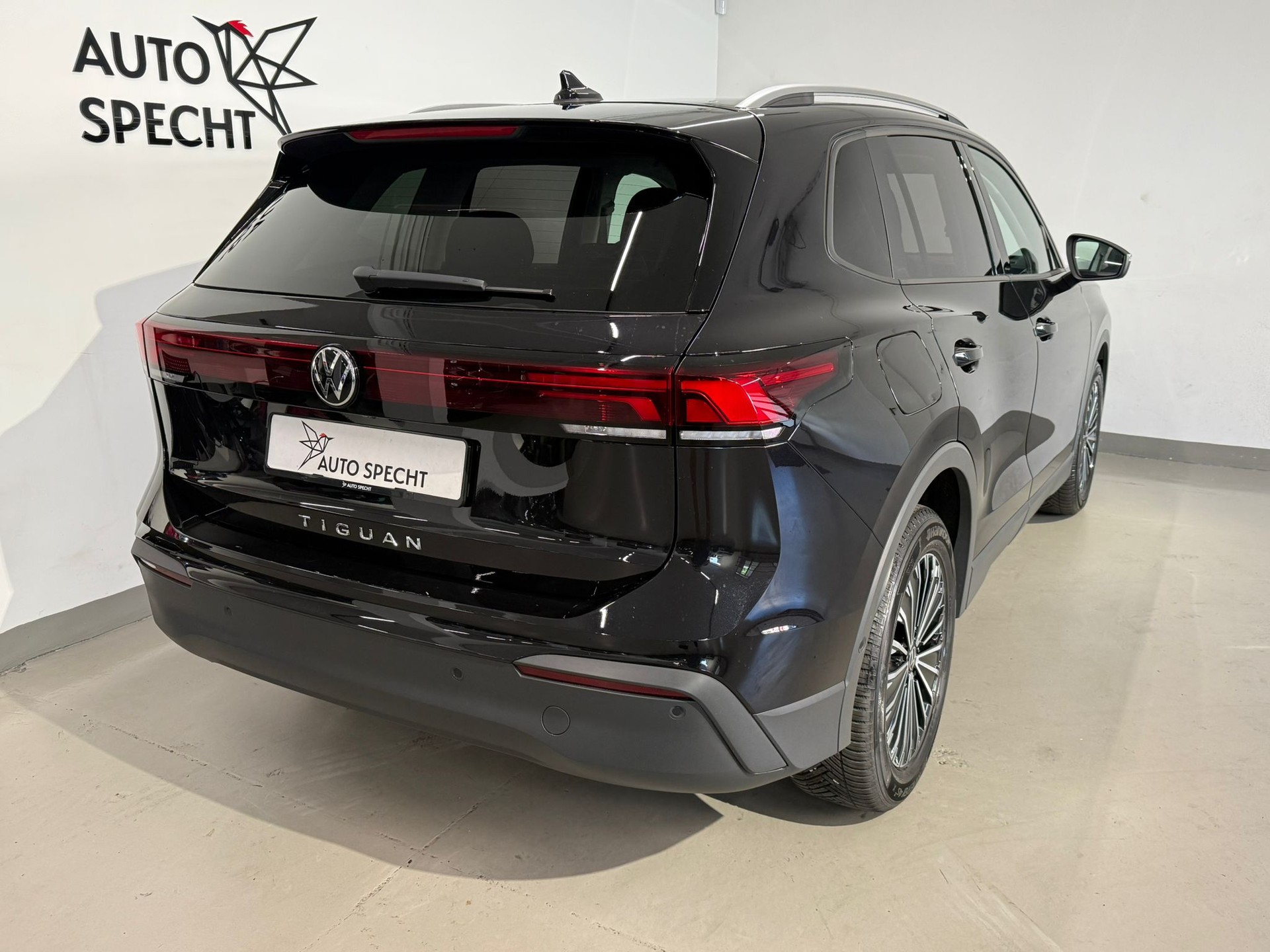 VW Tiguan 2.0 TDI SCR Life DSG-image-4