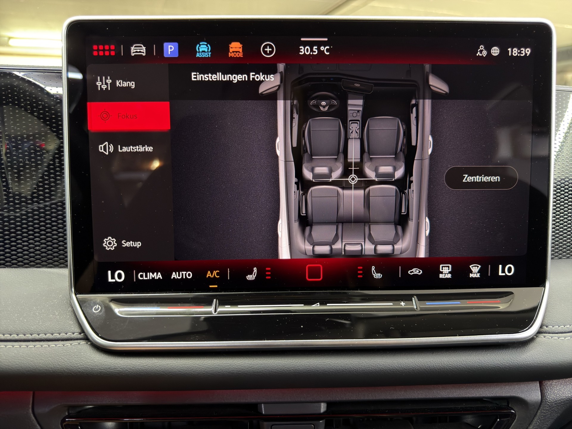 VW Tiguan 2.0 TDI SCR Life DSG-image-23