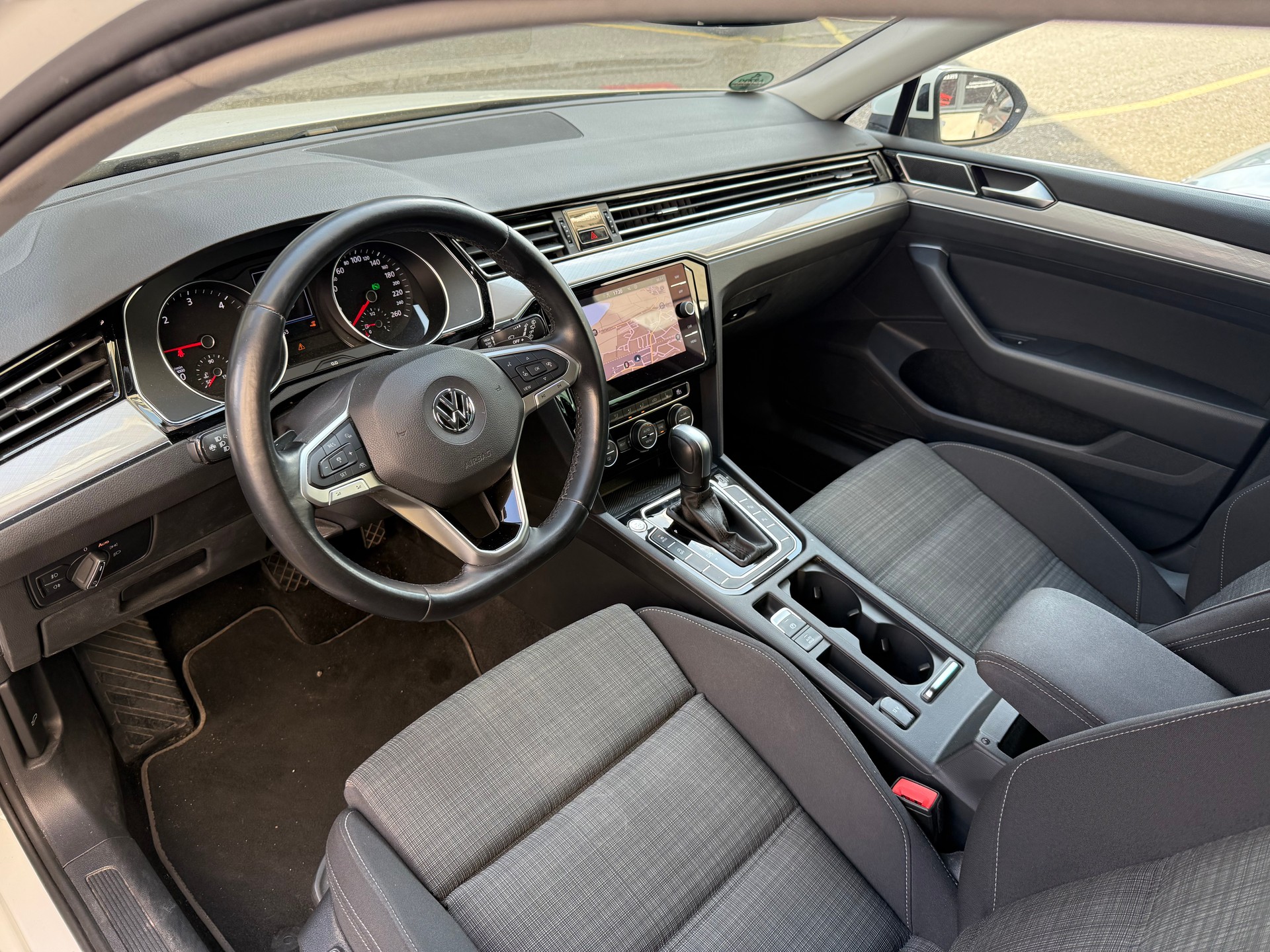 VW Passat 2.0 TDI BMT Business DSG RF-Kamera-image-5
