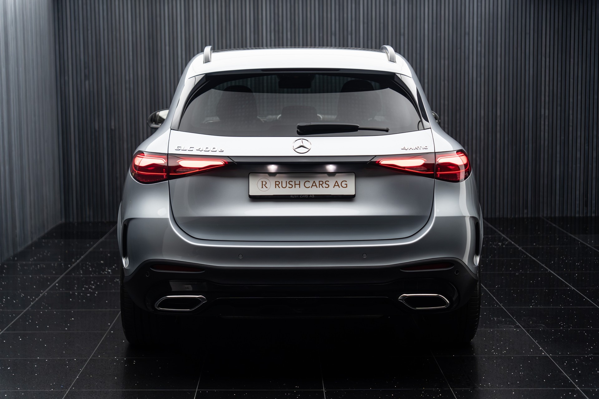 MERCEDES-BENZ GLC 400 e 4Matic 9G-Tronic AMG-Line-image-4