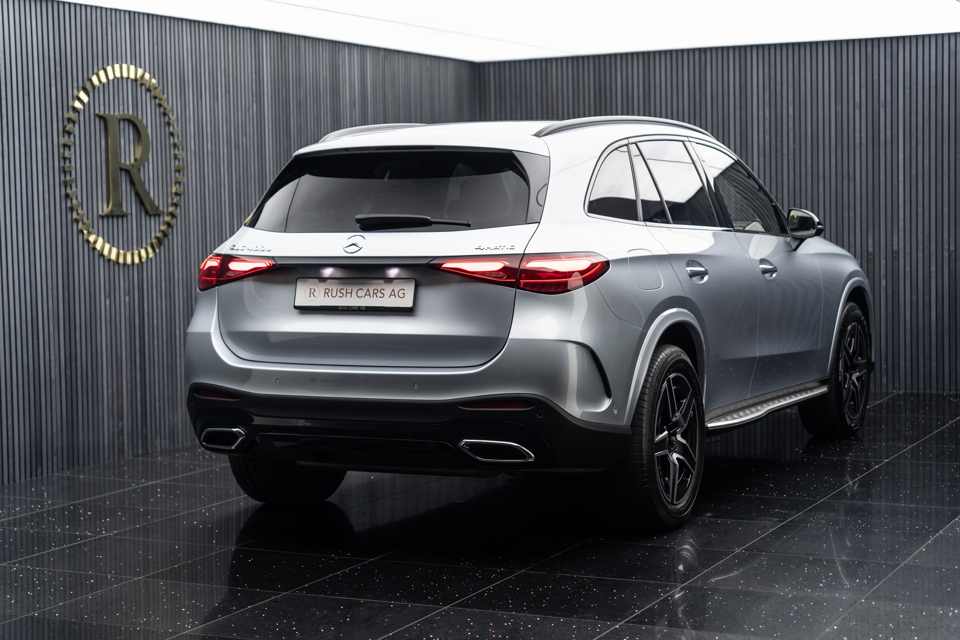 MERCEDES-BENZ GLC 400 e 4Matic 9G-Tronic AMG-Line-image-3