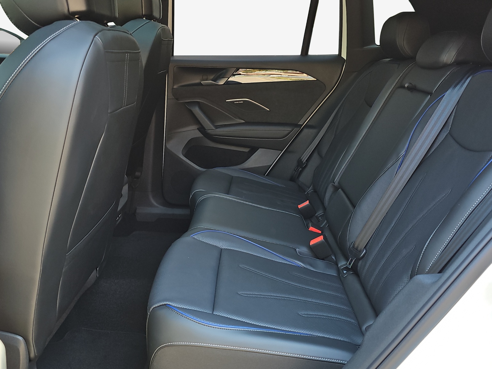 VW Tiguan 2.0 TSI DSG R-Line Plus 4Motion-image-11