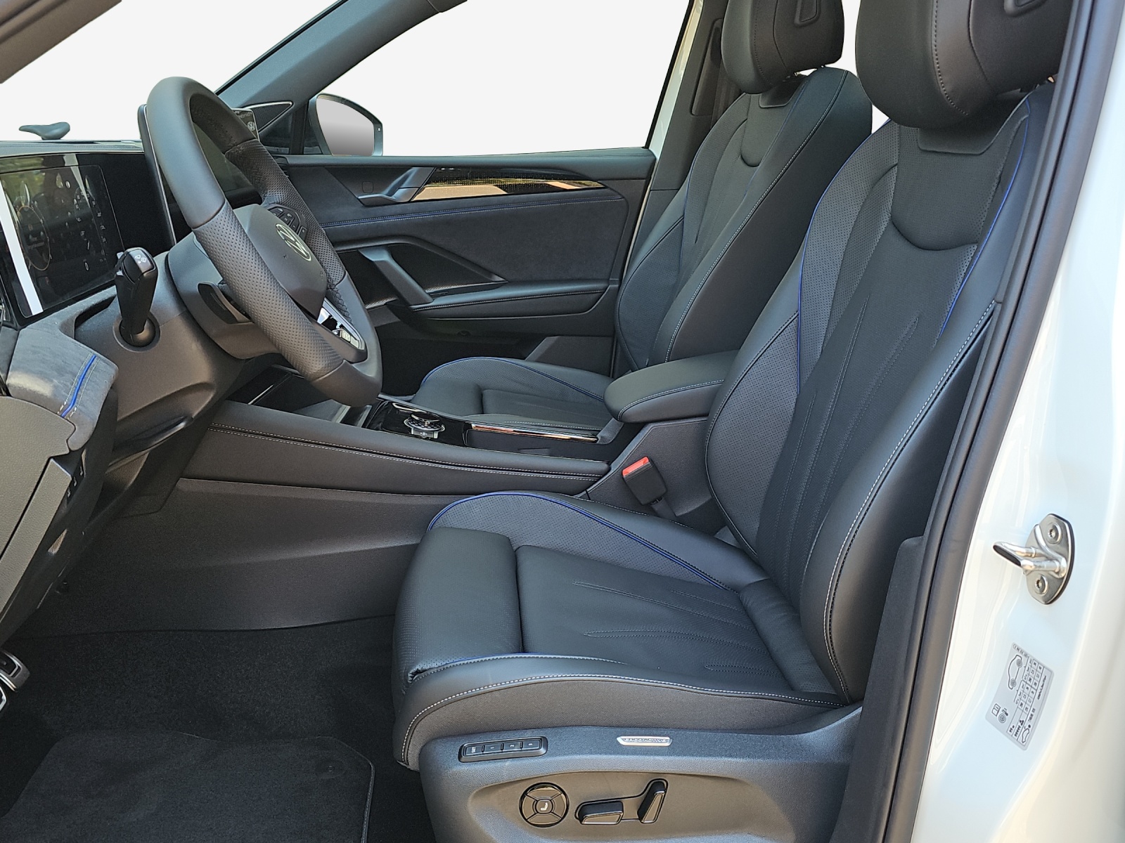 VW Tiguan 2.0 TSI DSG R-Line Plus 4Motion-image-7