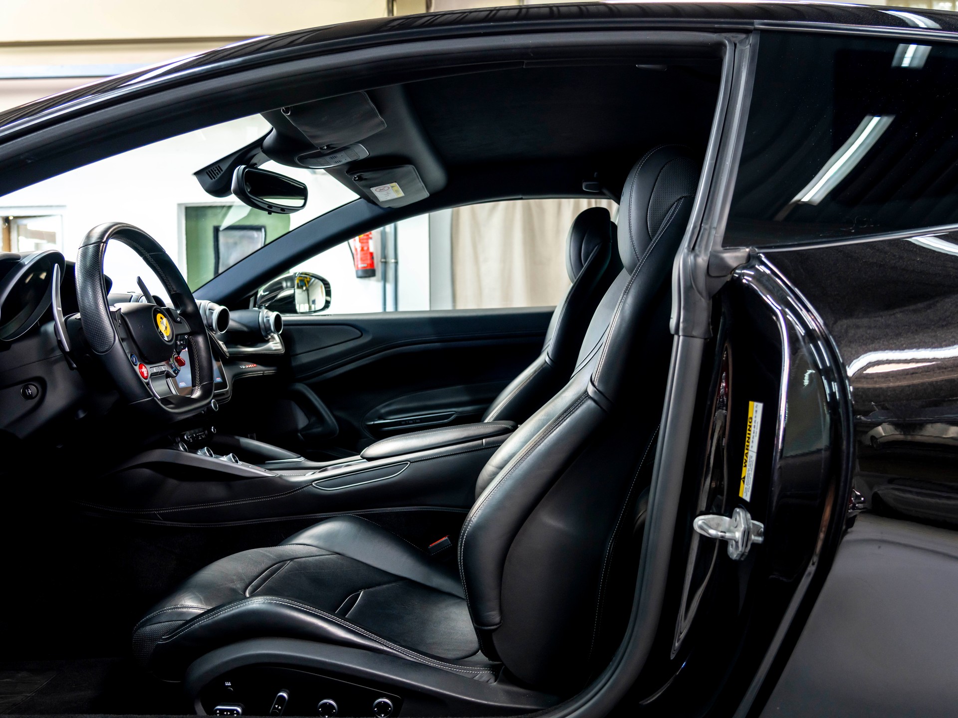 FERRARI GTC 4 Lusso-image-18