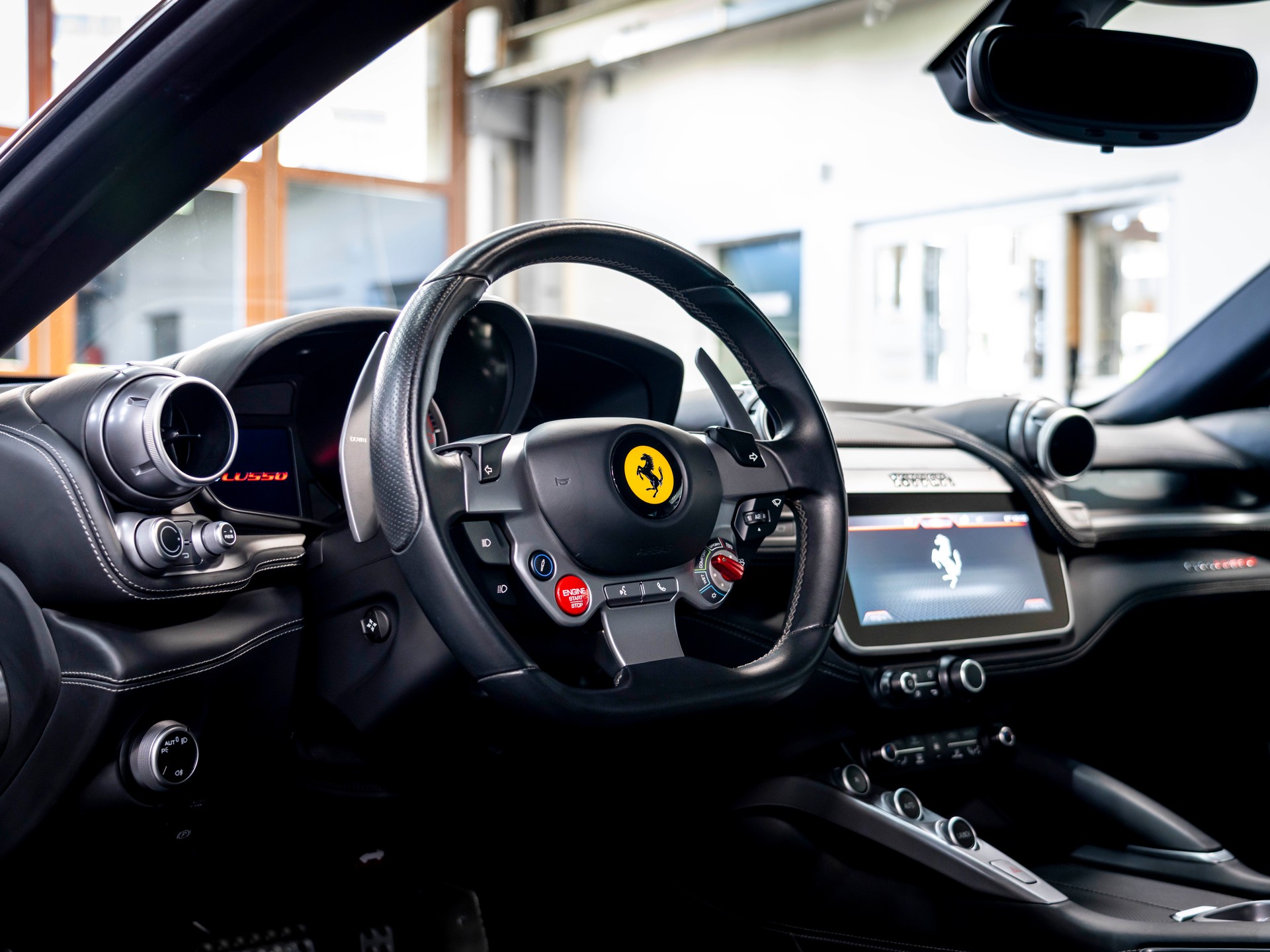 FERRARI GTC 4 Lusso-image-14