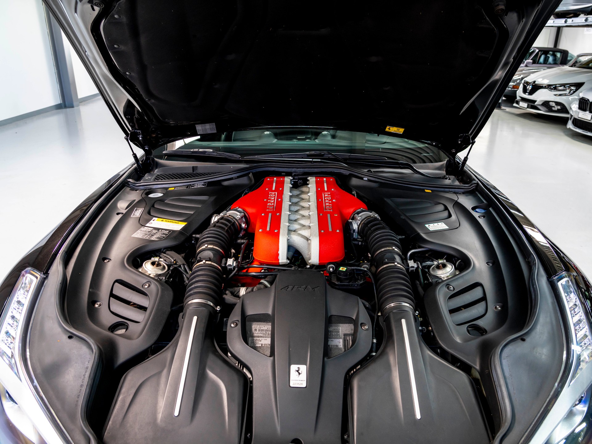 FERRARI GTC 4 Lusso-image-28