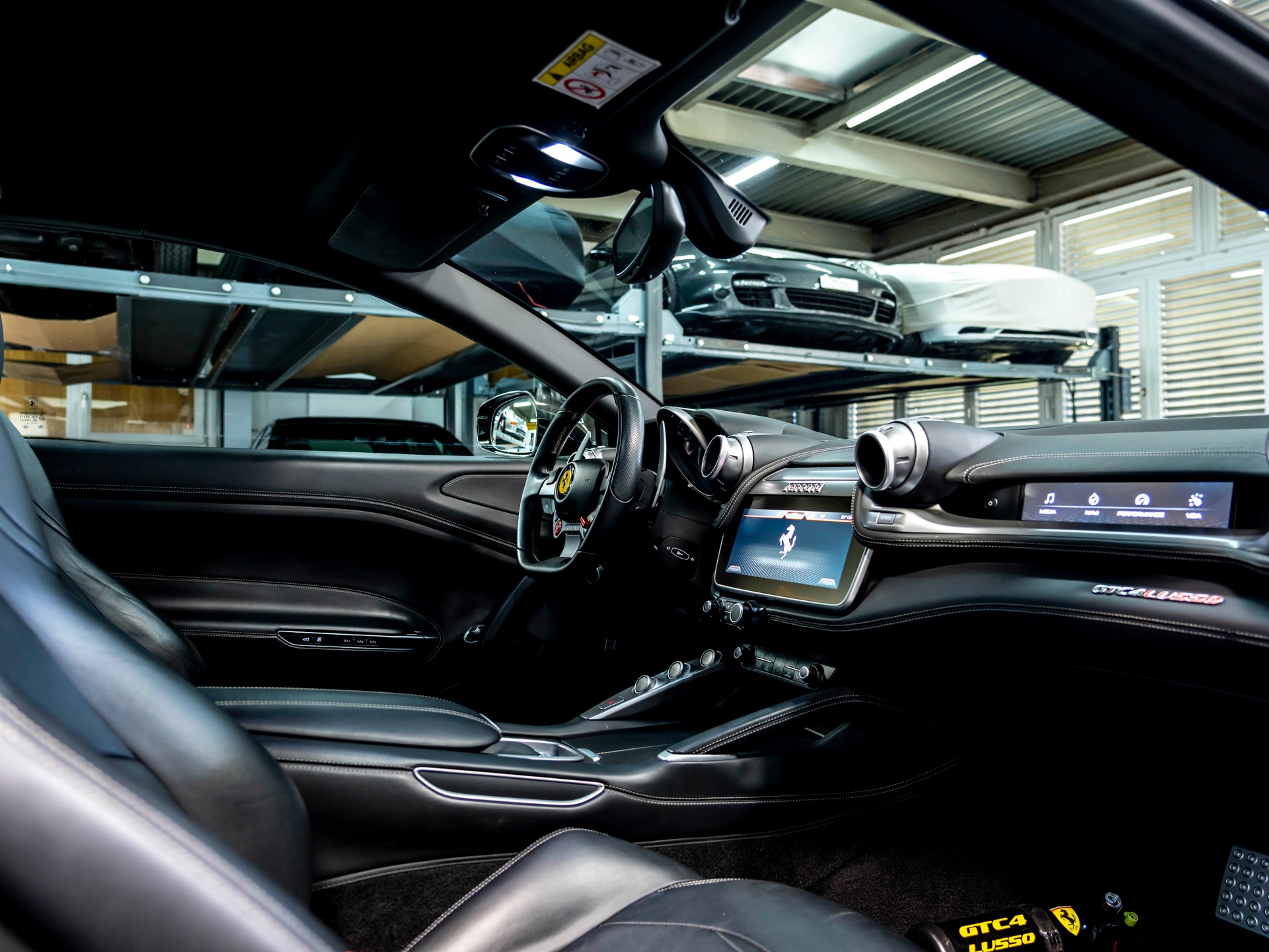 FERRARI GTC 4 Lusso-image-23