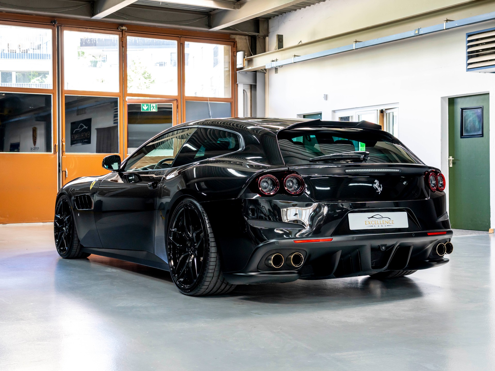 FERRARI GTC 4 Lusso-image-5