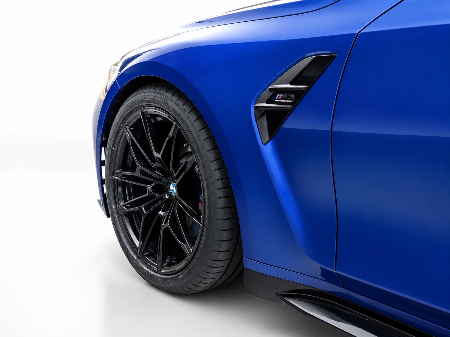 BMW M3 Competition xDrive-image-16