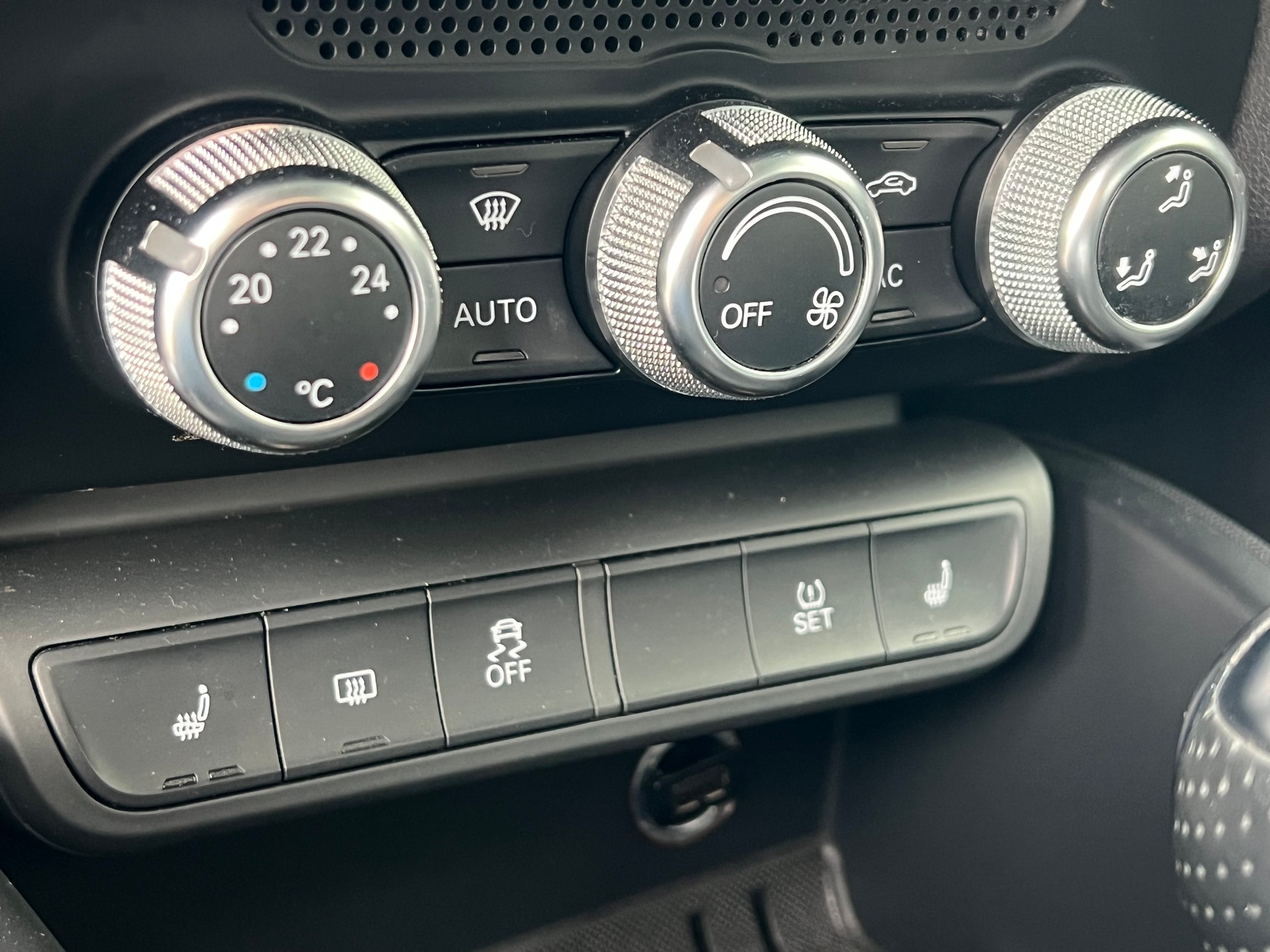 AUDI 1.4 TFSI Ambition S-Tronic-image-6