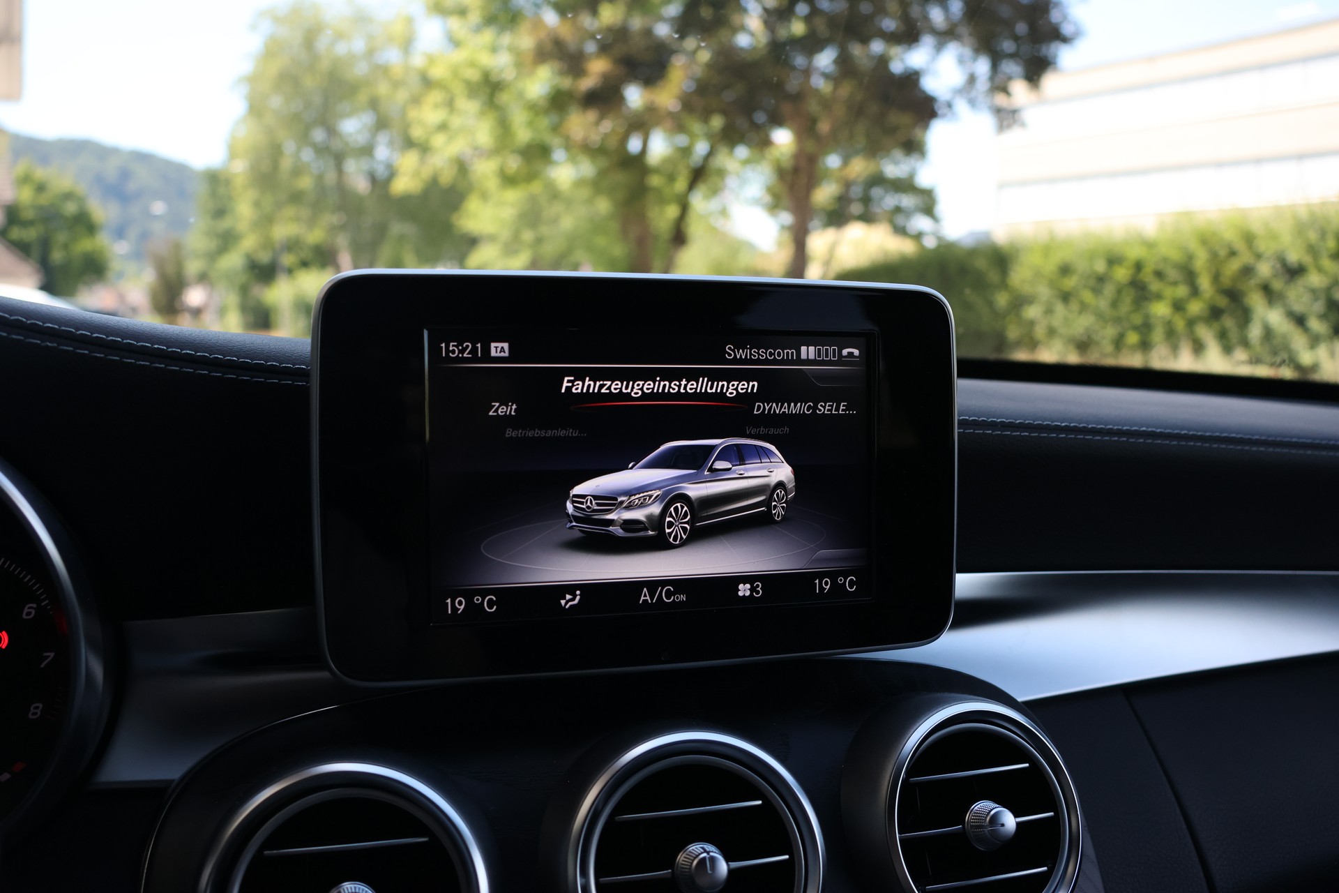 MERCEDES-BENZ C 300 AMG Line 7G-Tronic-image-15