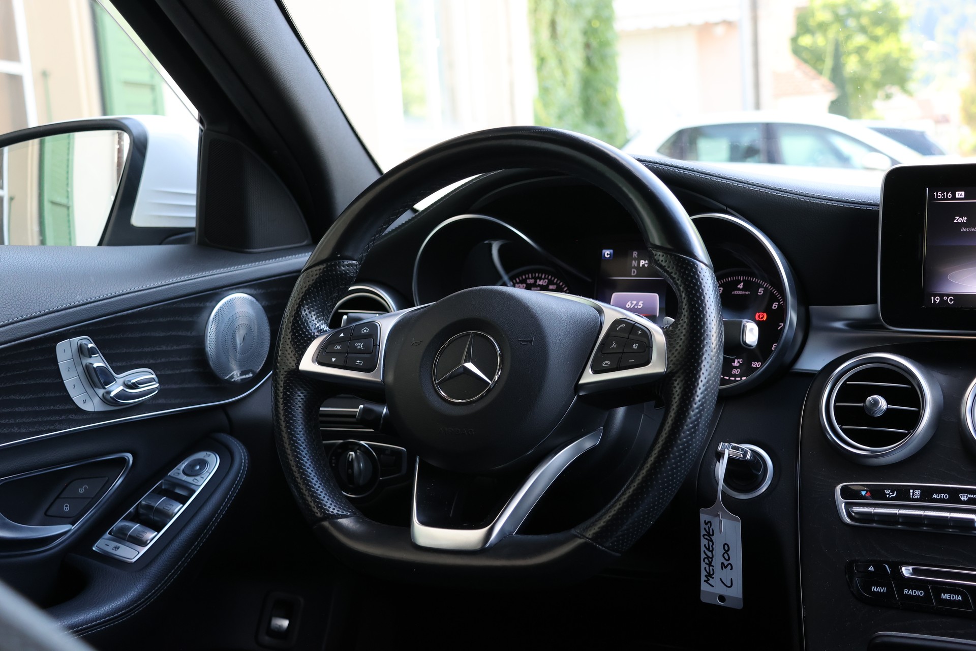 MERCEDES-BENZ C 300 AMG Line 7G-Tronic-image-9