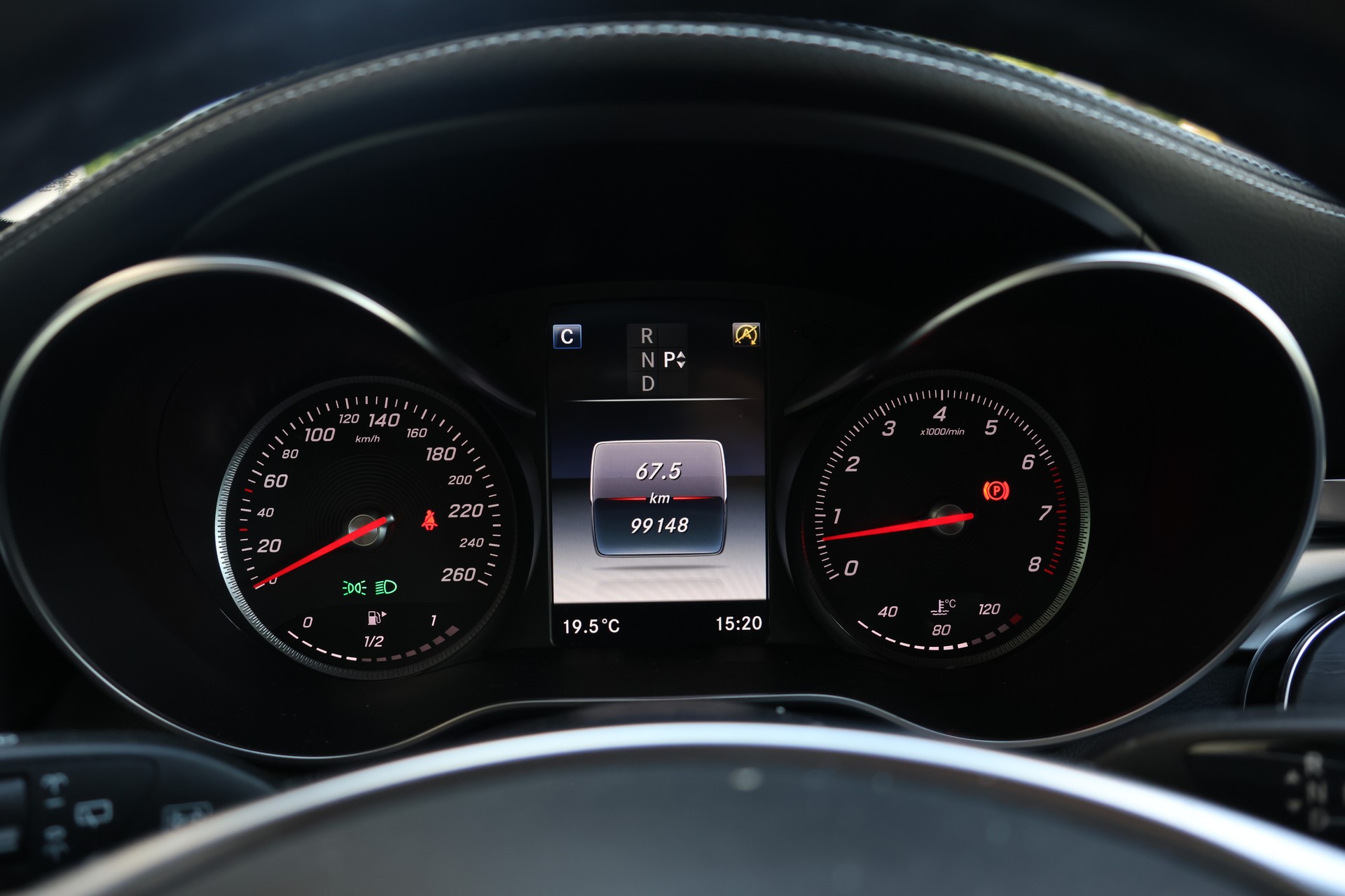 MERCEDES-BENZ C 300 AMG Line 7G-Tronic-image-14