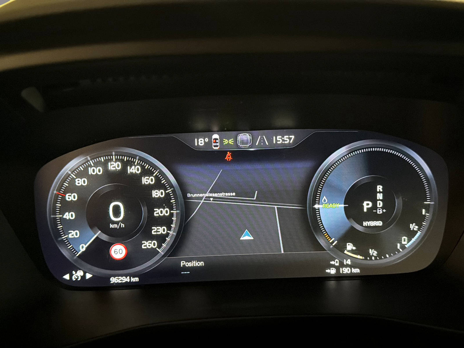 VOLVO XC40 1.5 T4 PiH R-Design-image-12