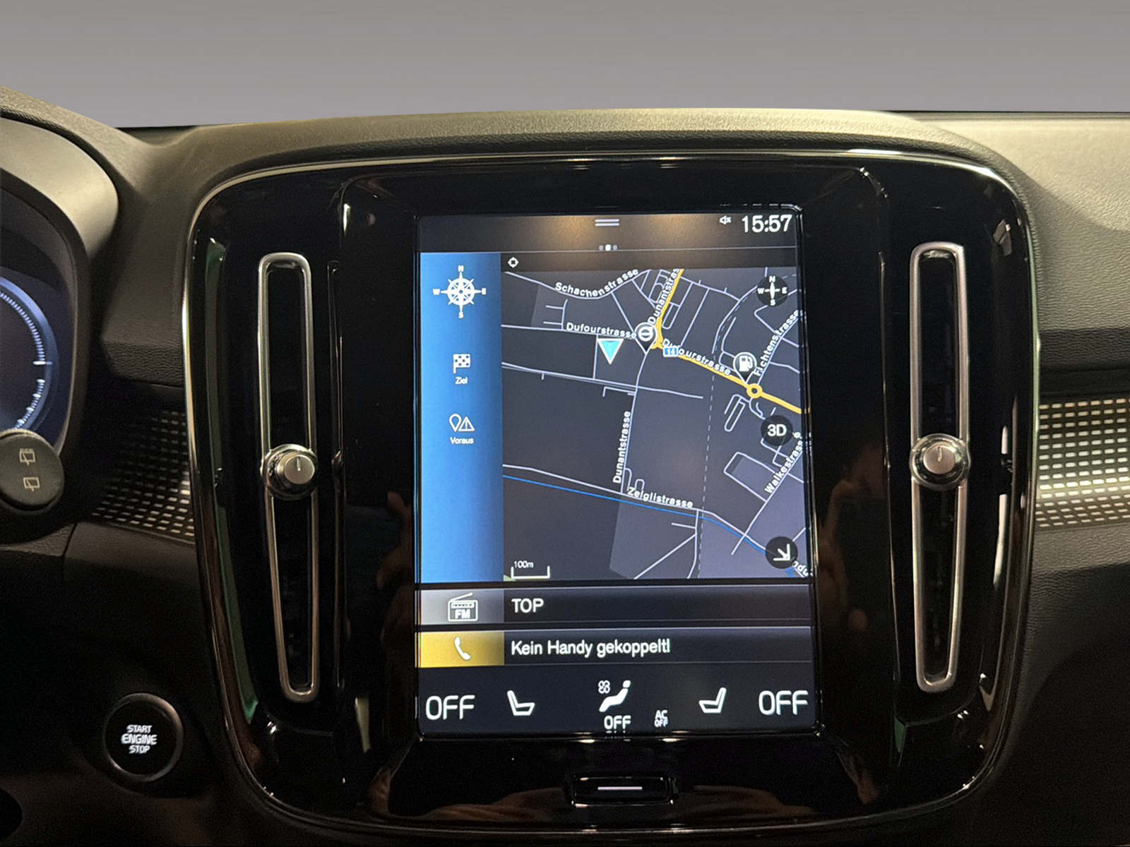 VOLVO XC40 1.5 T4 PiH R-Design-image-13