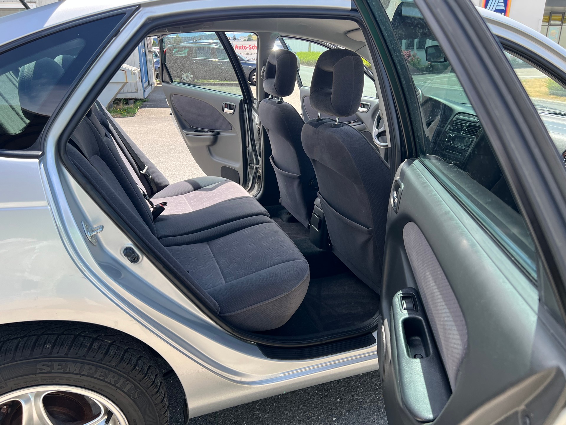 TOYOTA Avensis 2.0 VVT-i Linea Sol Liftback-image-10