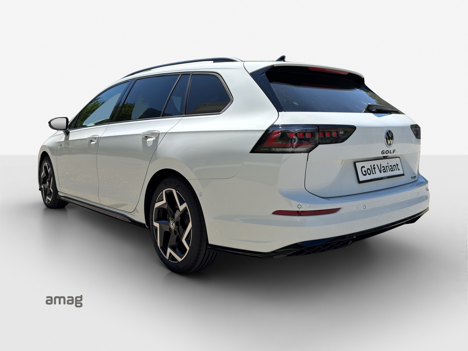VW Golf Variant 2.0 TSI R-Line DSG 4 Motion-image-2