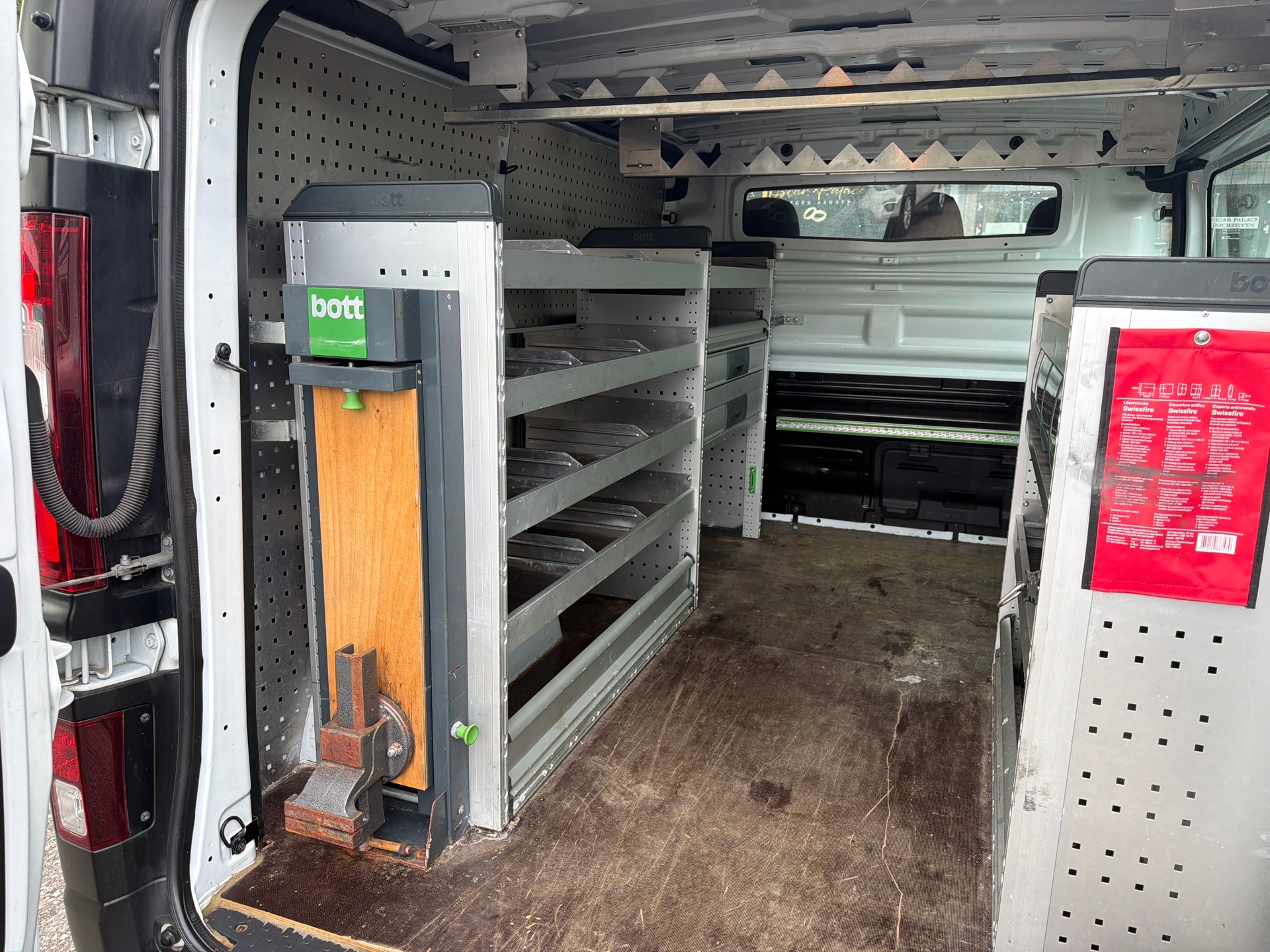 RENAULT Trafic 2.0 dCi 120 3.0t Business L1H1 * 03x Sitze * Klimaanlage * Tempomat * PDC H - RF-Kamera * AHK 2000Kg * Frisch Ab MFK-image-12