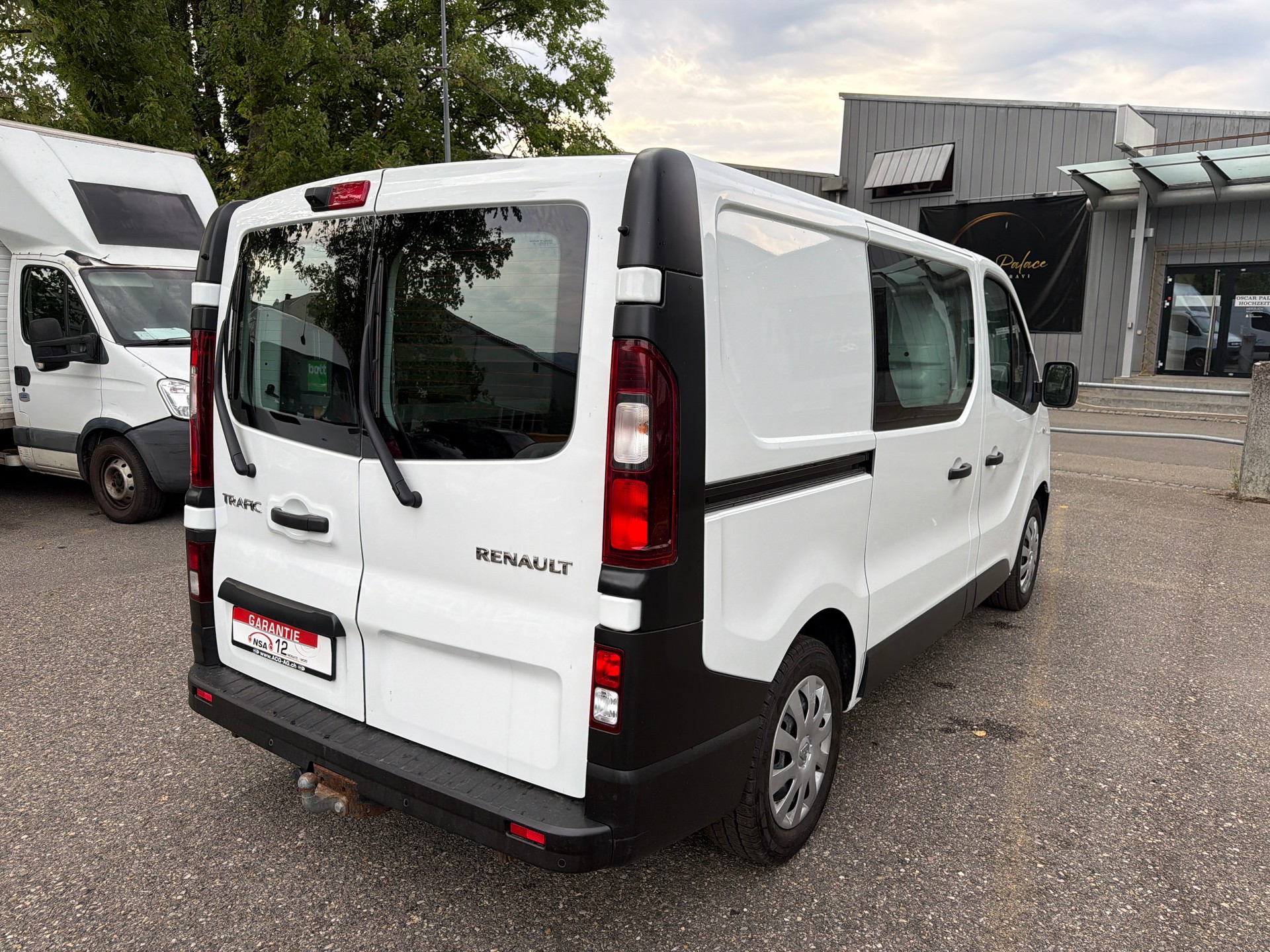 RENAULT Trafic 2.0 dCi 120 3.0t Business L1H1 * 03x Sitze * Klimaanlage * Tempomat * PDC H - RF-Kamera * AHK 2000Kg * Frisch Ab MFK-image-4