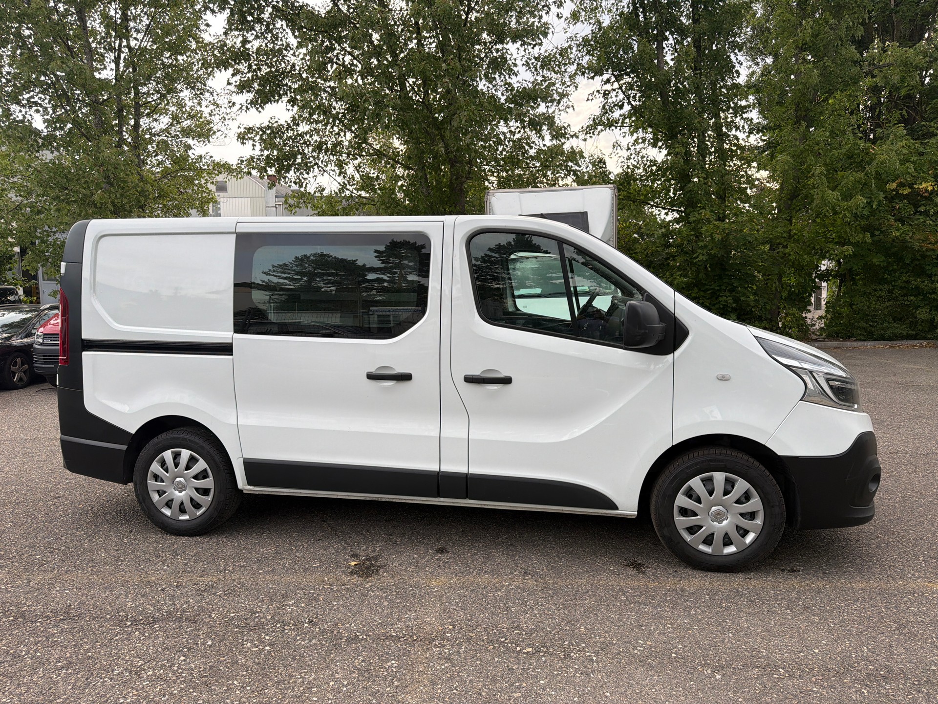 RENAULT Trafic 2.0 dCi 120 3.0t Business L1H1 * 03x Sitze * Klimaanlage * Tempomat * PDC H - RF-Kamera * AHK 2000Kg * Frisch Ab MFK-image-8